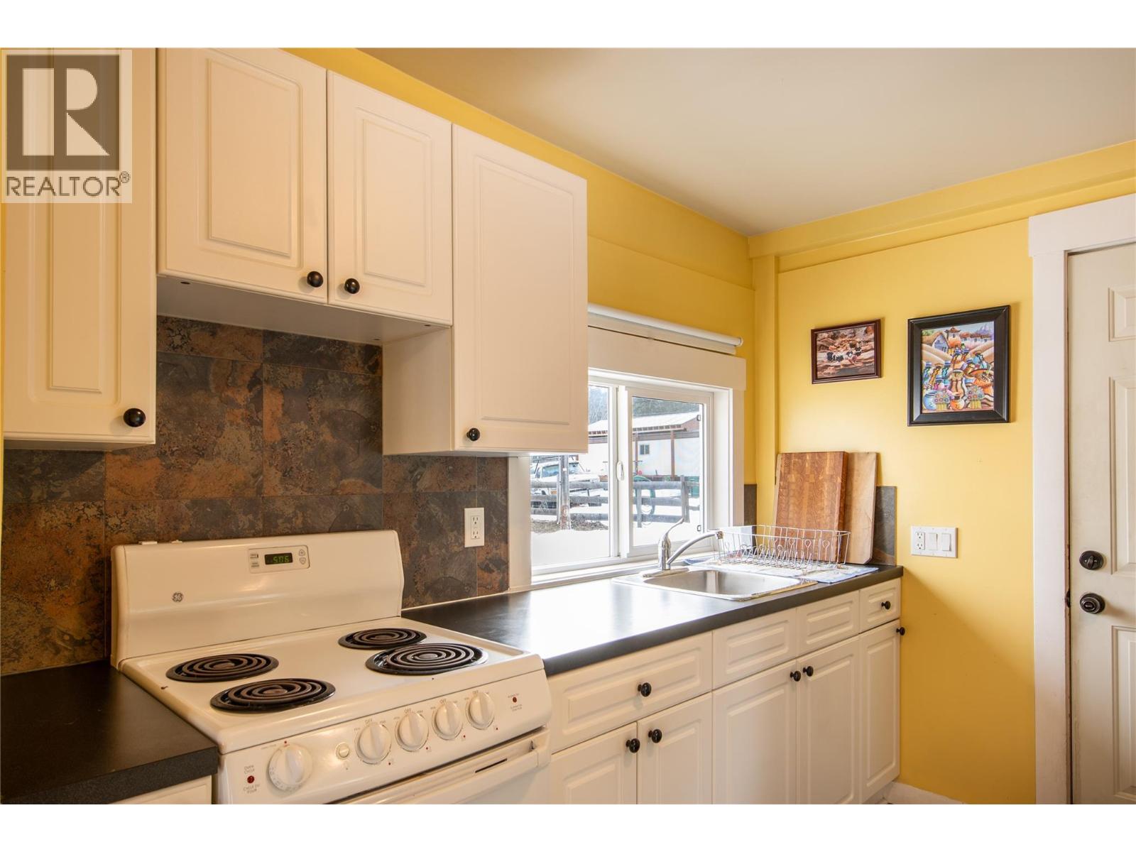 876 Canyon Creek Road, Golden, British Columbia  V0A 1H2 - Photo 5 - 10378805