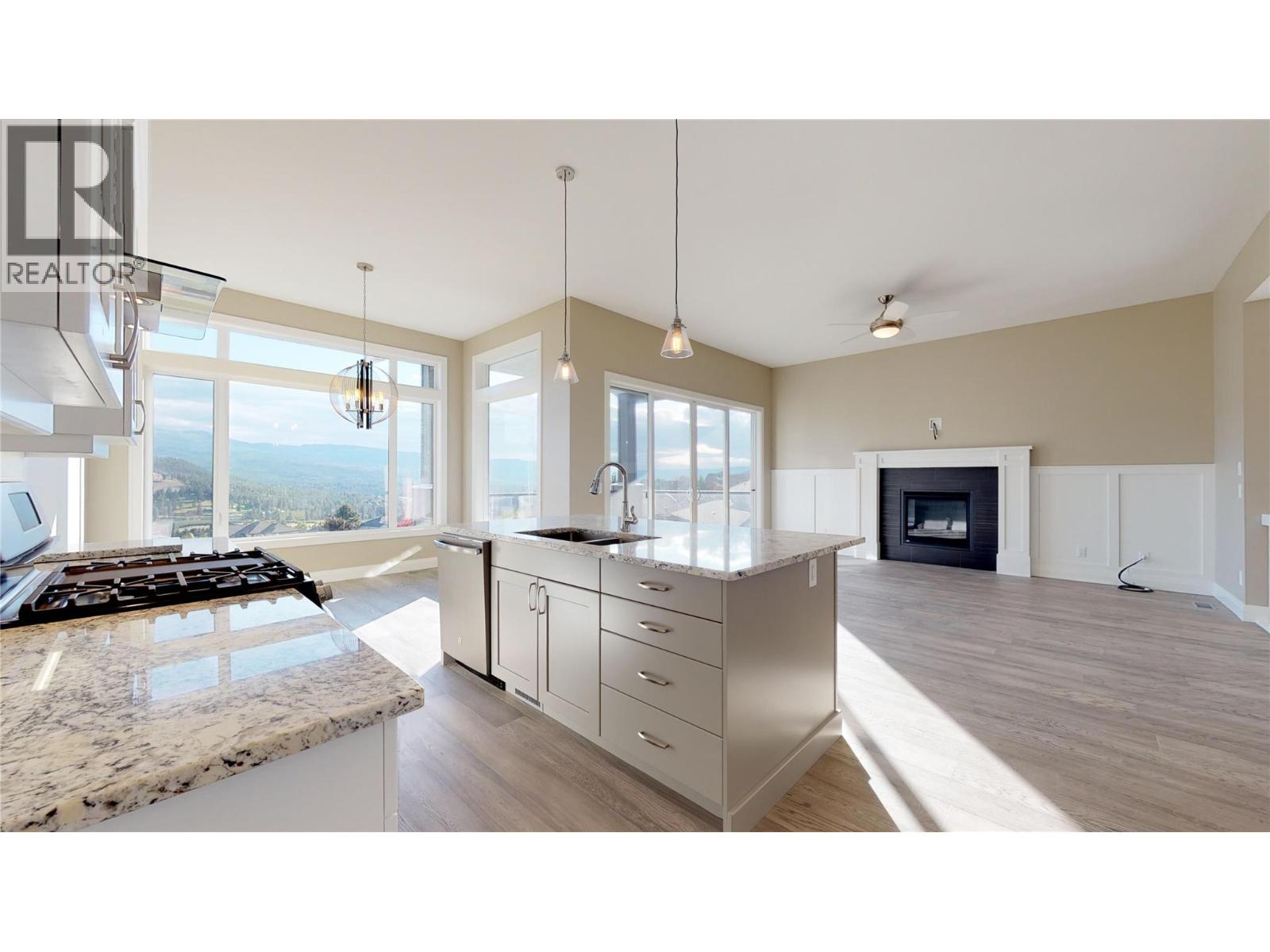1098 Oswell Drive, Kelowna, British Columbia  V1P 1L7 - Photo 11 - 10377843