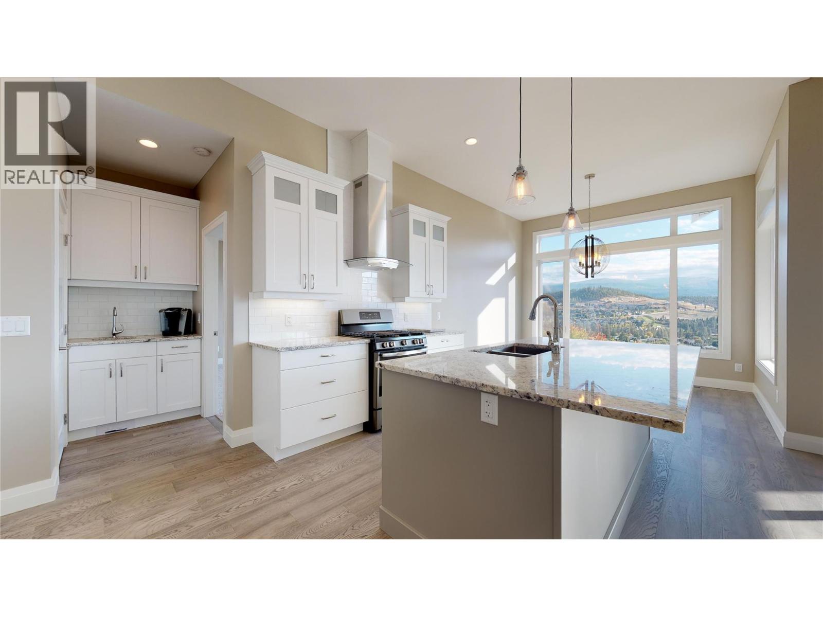 1098 Oswell Drive, Kelowna, British Columbia  V1P 1L7 - Photo 12 - 10377843