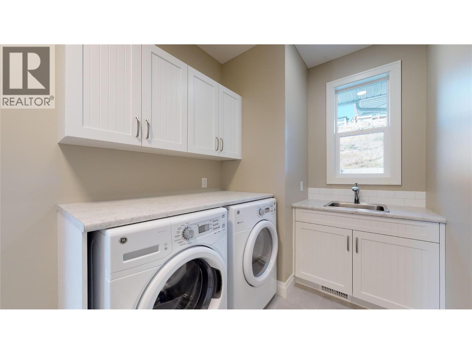 1098 Oswell Drive, Kelowna, British Columbia  V1P 1L7 - Photo 28 - 10377843