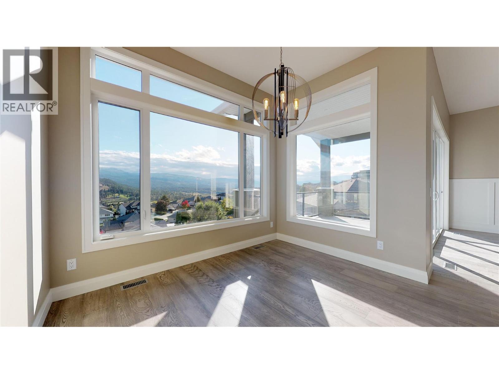 1098 Oswell Drive, Kelowna, British Columbia  V1P 1L7 - Photo 5 - 10377843