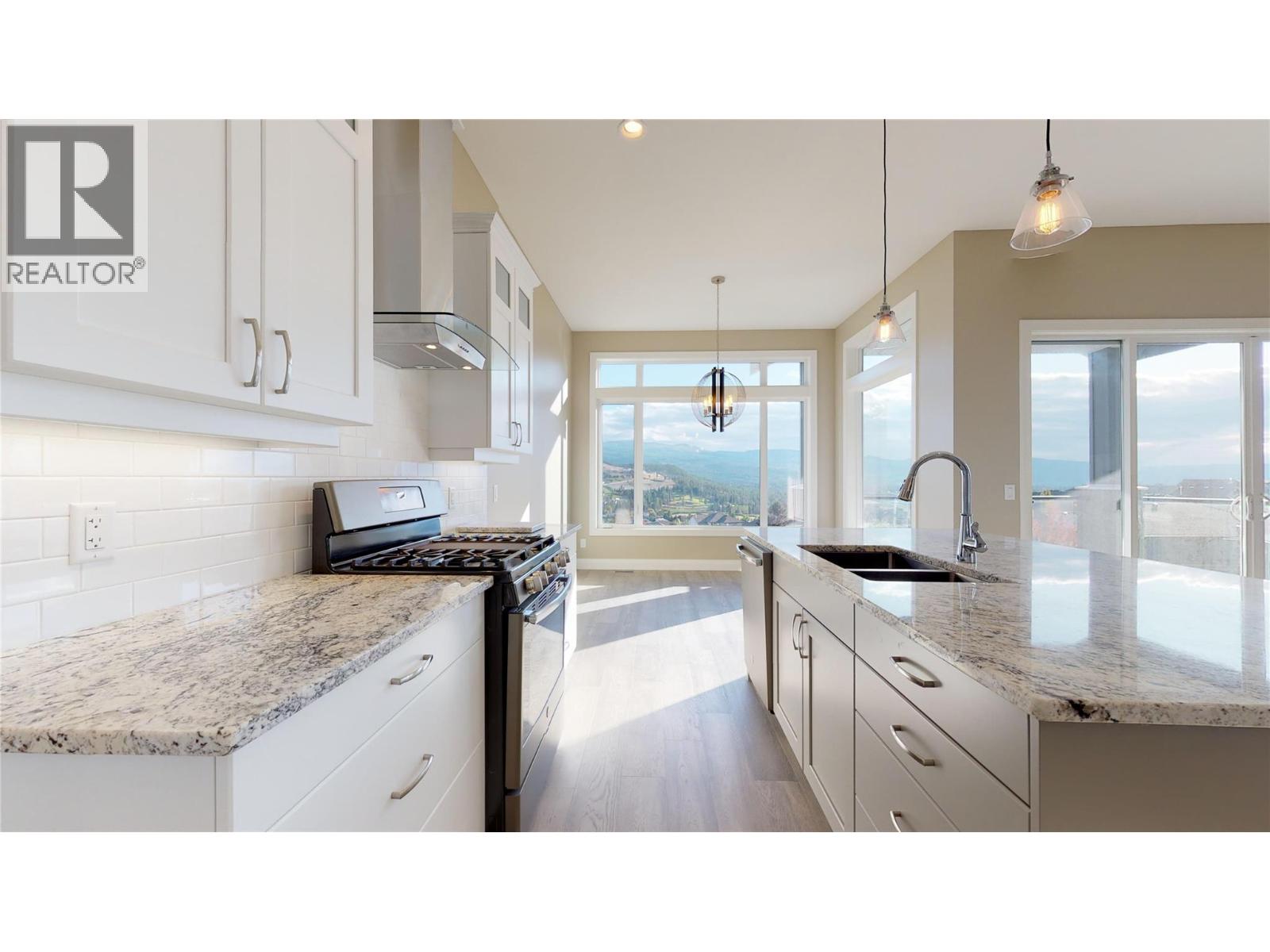 1098 Oswell Drive, Kelowna, British Columbia  V1P 1L7 - Photo 7 - 10377843