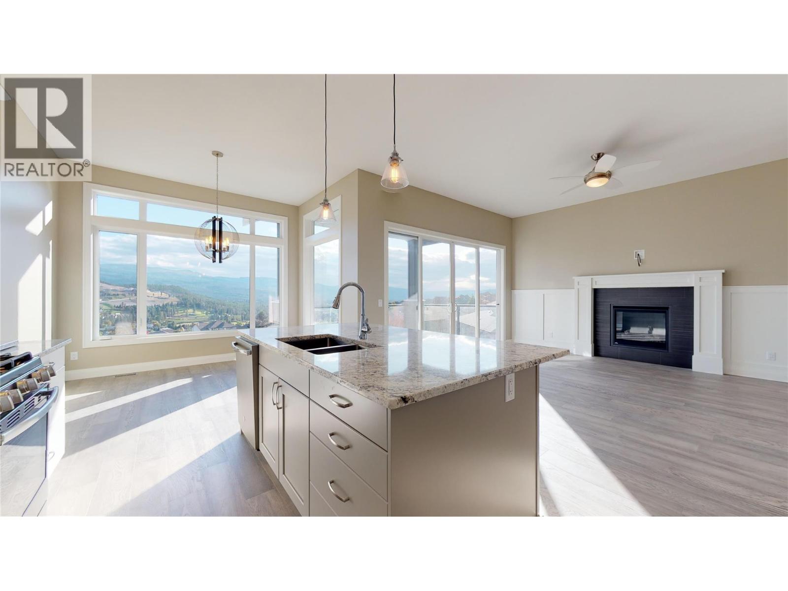 1098 Oswell Drive, Kelowna, British Columbia  V1P 1L7 - Photo 8 - 10377843