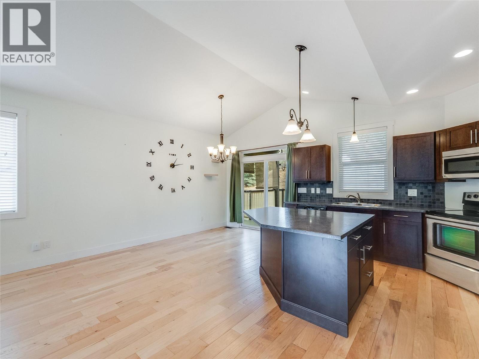 892 Waterloo Road, Castlegar, British Columbia  V1N 4K8 - Photo 17 - 10378764
