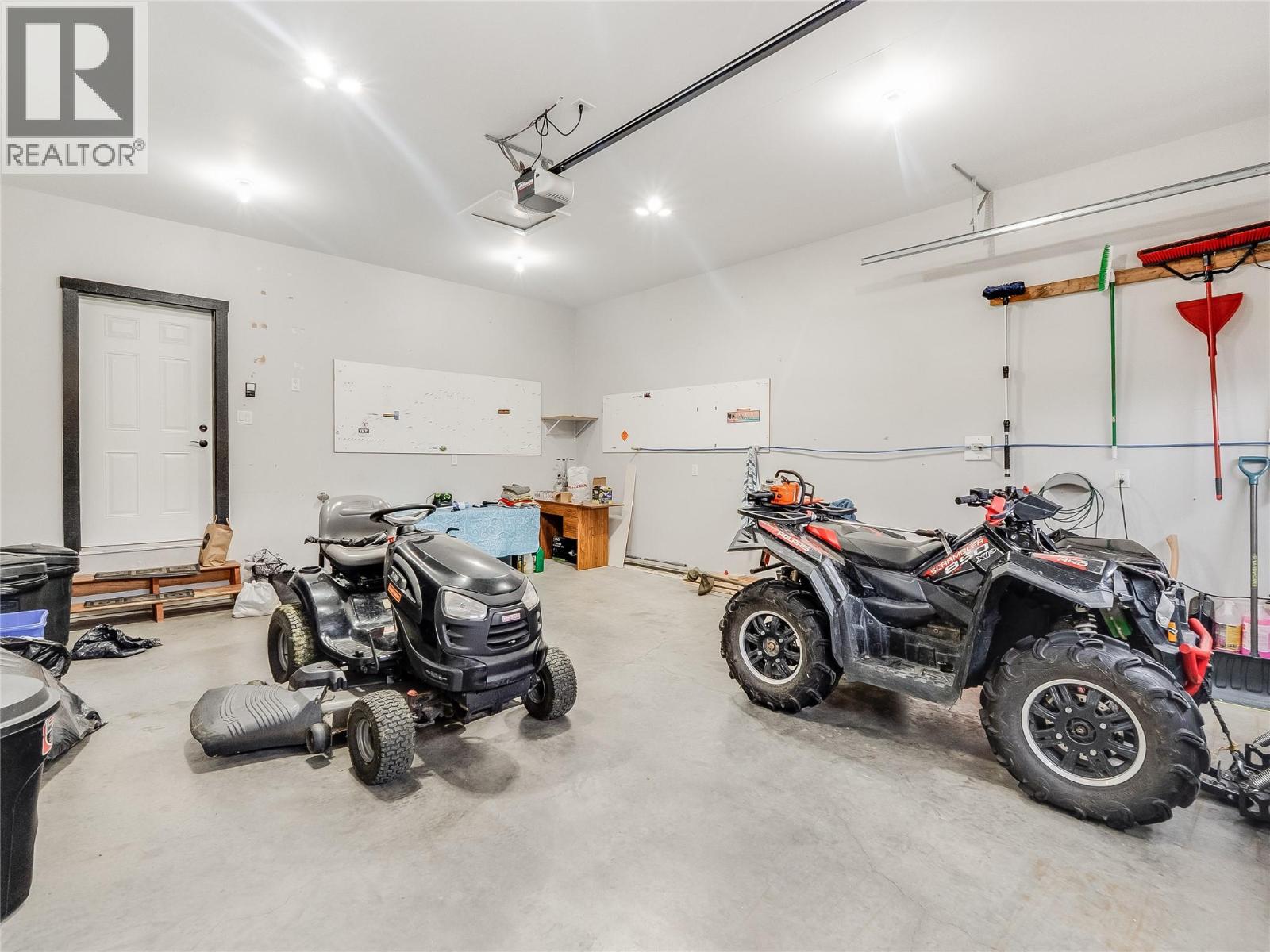 892 Waterloo Road, Castlegar, British Columbia  V1N 4K8 - Photo 23 - 10378764