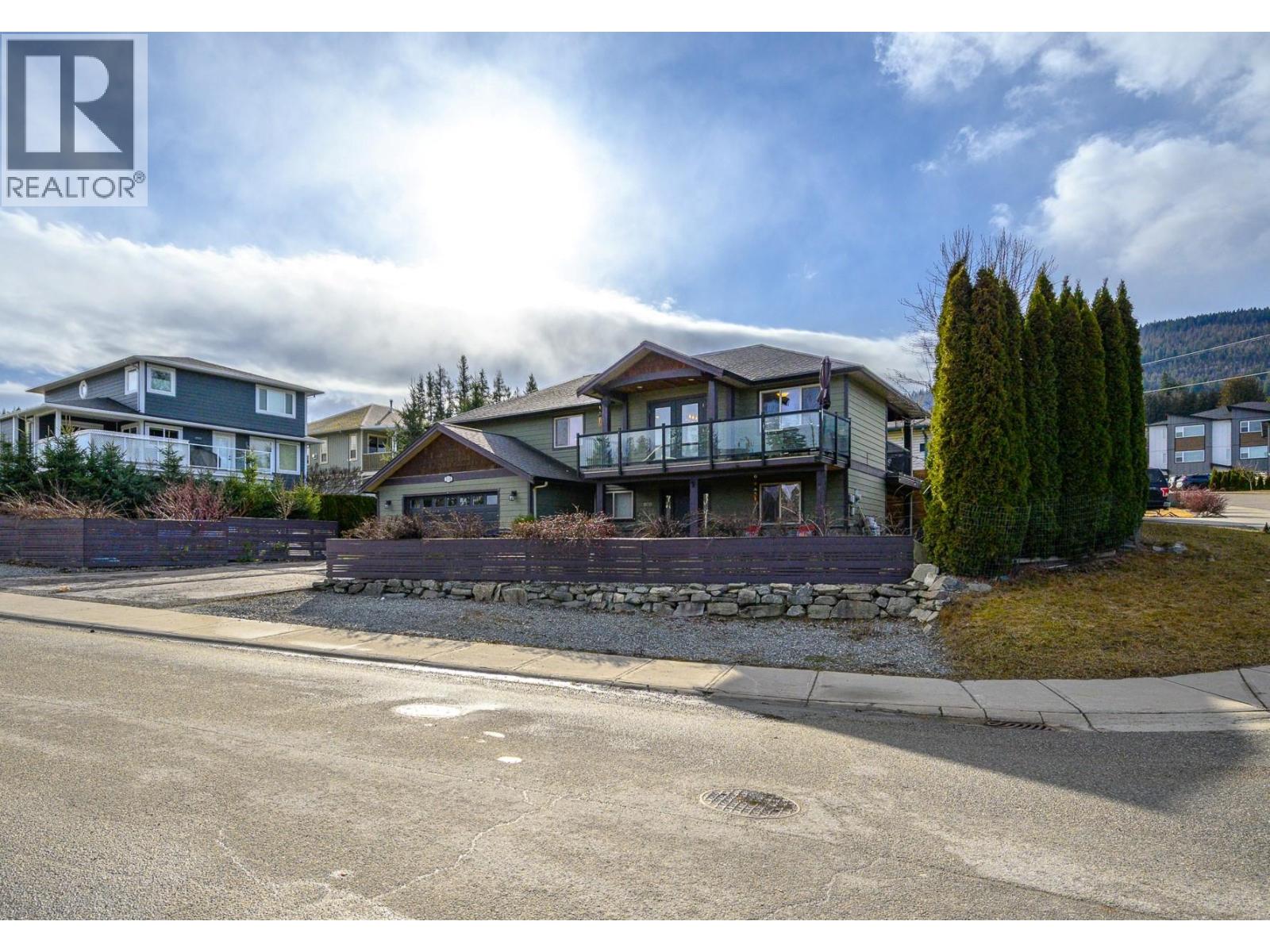 1130 7th Avenue Se, Salmon Arm, British Columbia  V1E 0A3 - Photo 4 - 10378381