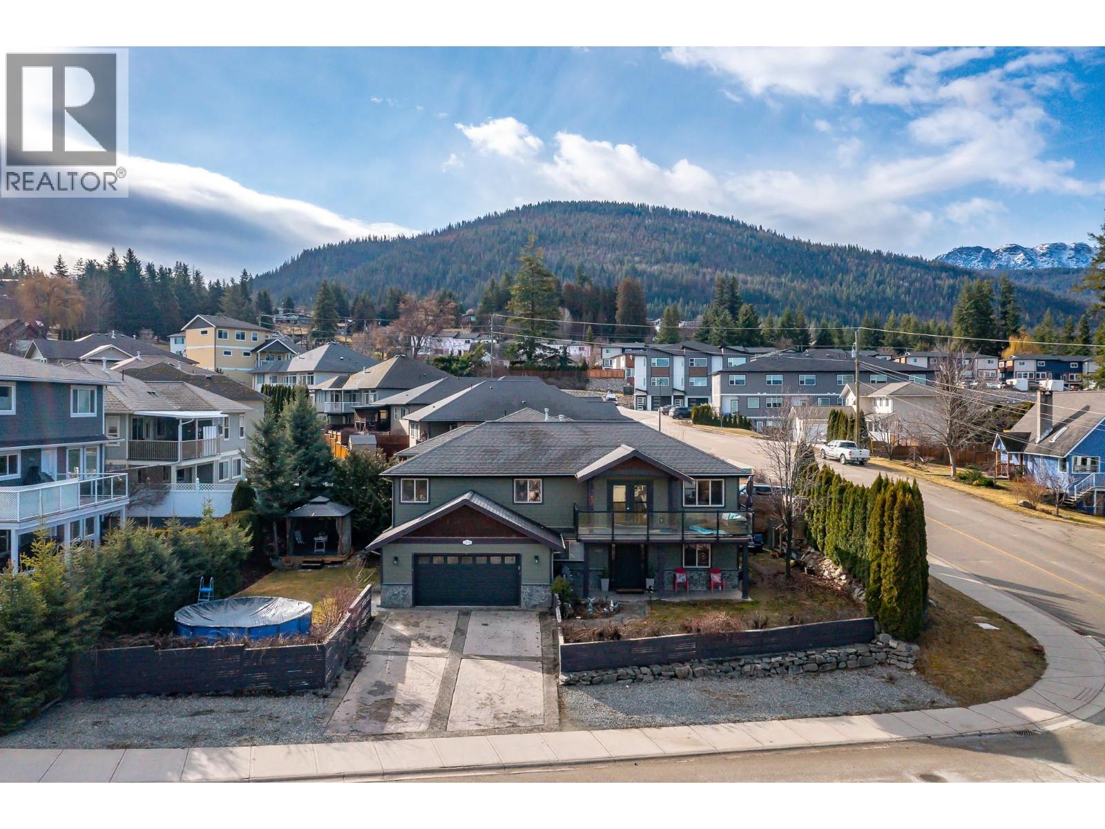 1130 7th Avenue Se, Salmon Arm, British Columbia  V1E 0A3 - Photo 5 - 10378381