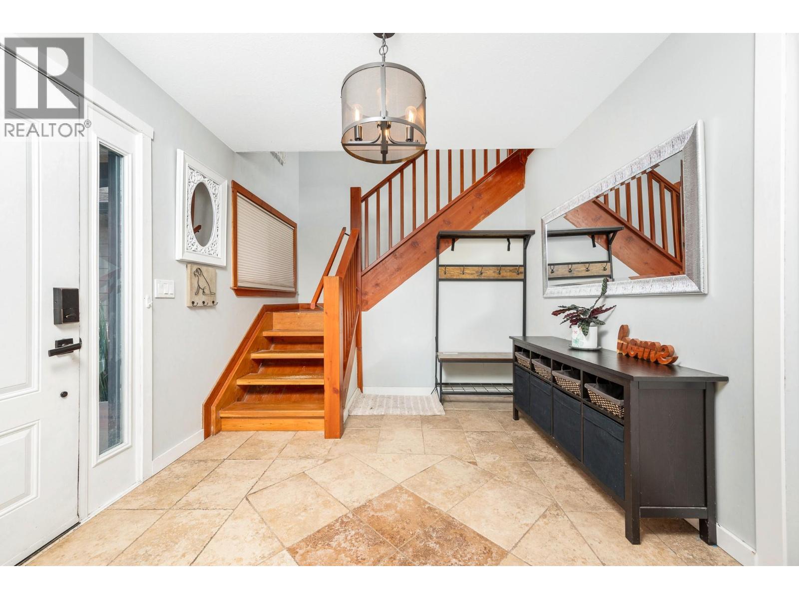 1130 7th Avenue Se, Salmon Arm, British Columbia  V1E 0A3 - Photo 7 - 10378381