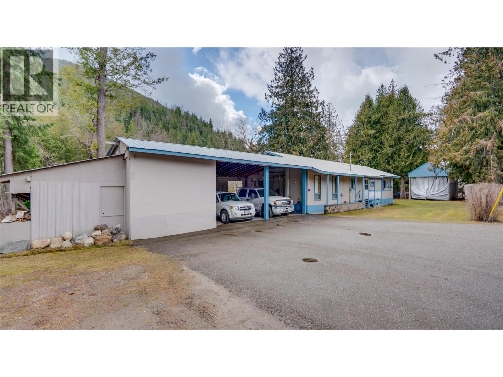 630 Enderby Mabel Lake Road, Enderby, British Columbia  V4Y 4K7 - Photo 2 - 10378814