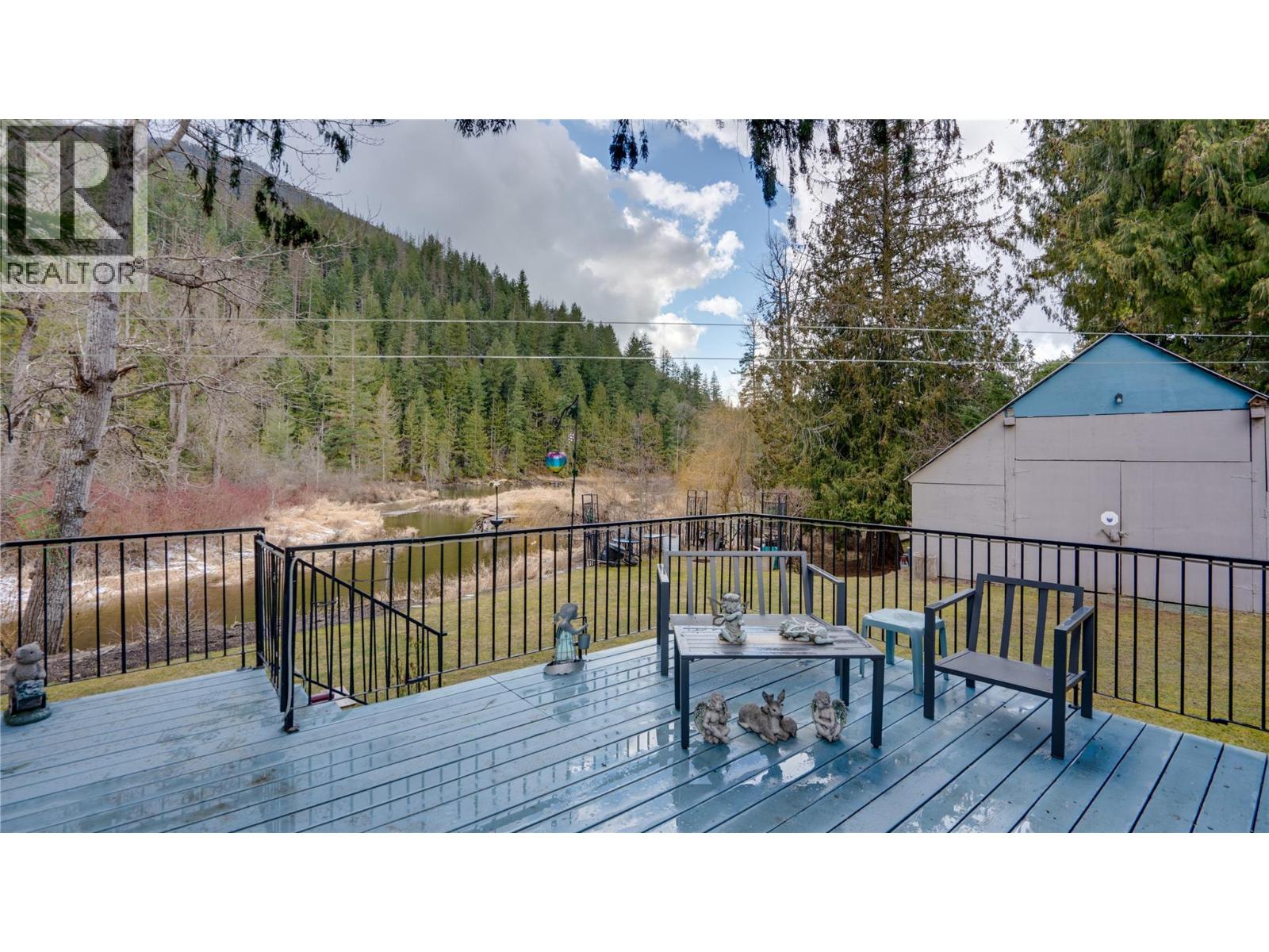 630 Enderby Mabel Lake Road, Enderby, British Columbia  V4Y 4K7 - Photo 5 - 10378814
