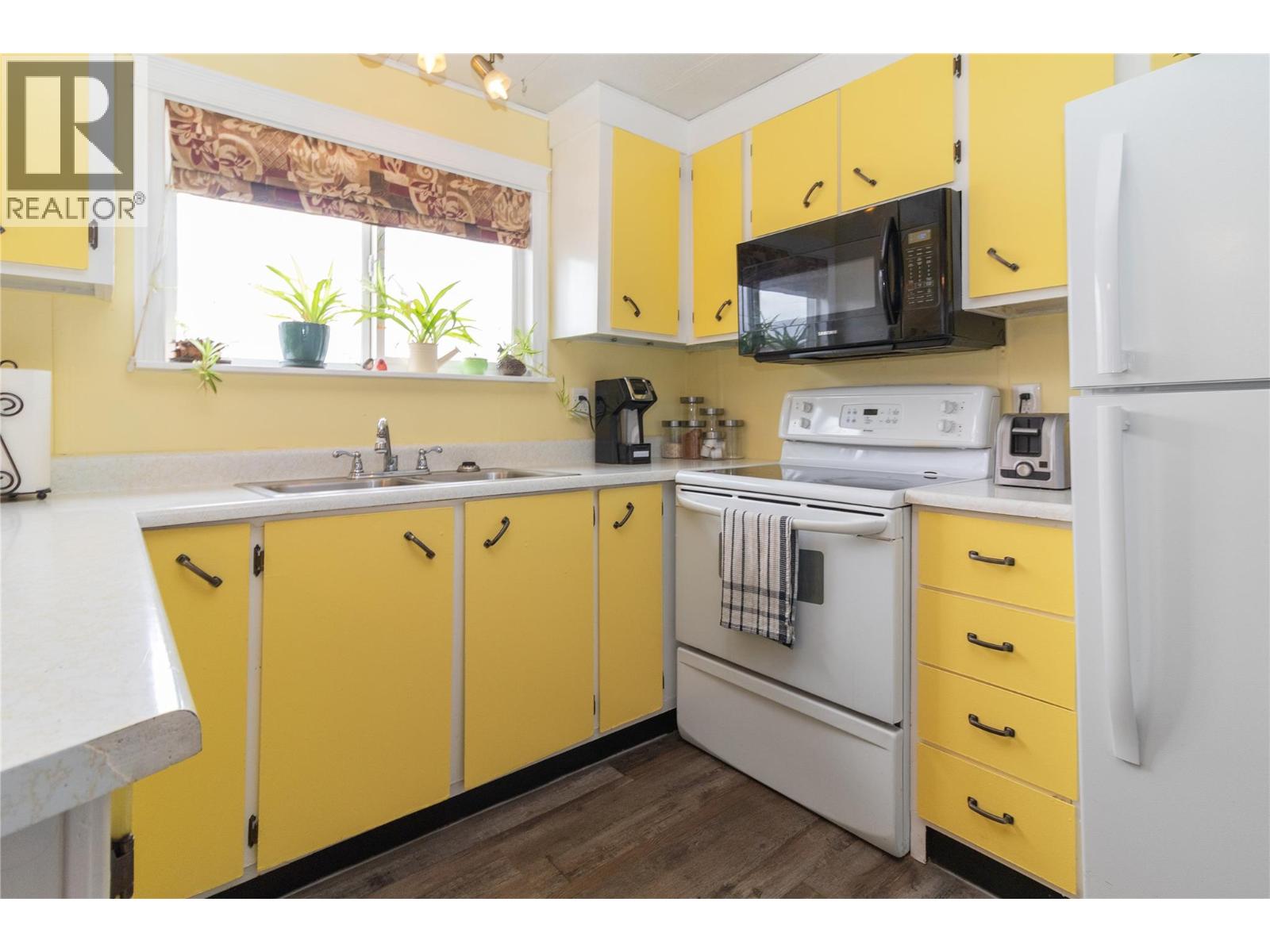 3745 Lakeshore Road Unit# 141, Kelowna, British Columbia  V1W 3K4 - Photo 9 - 10378940