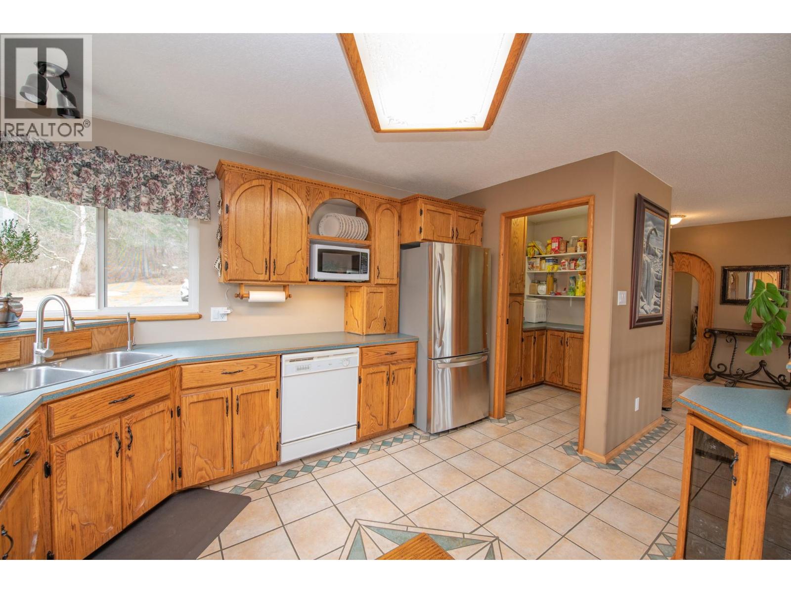 157 Harris Creek Road, Lumby, British Columbia  V0E 2G1 - Photo 11 - 10377744