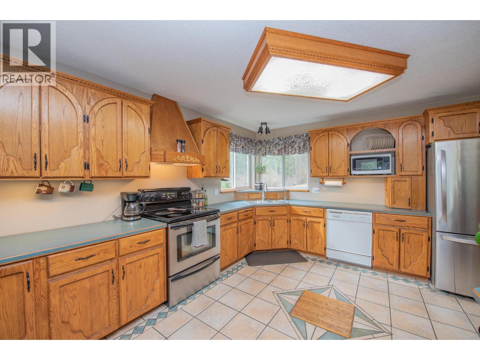 157 Harris Creek Road, Lumby, British Columbia  V0E 2G1 - Photo 13 - 10377744