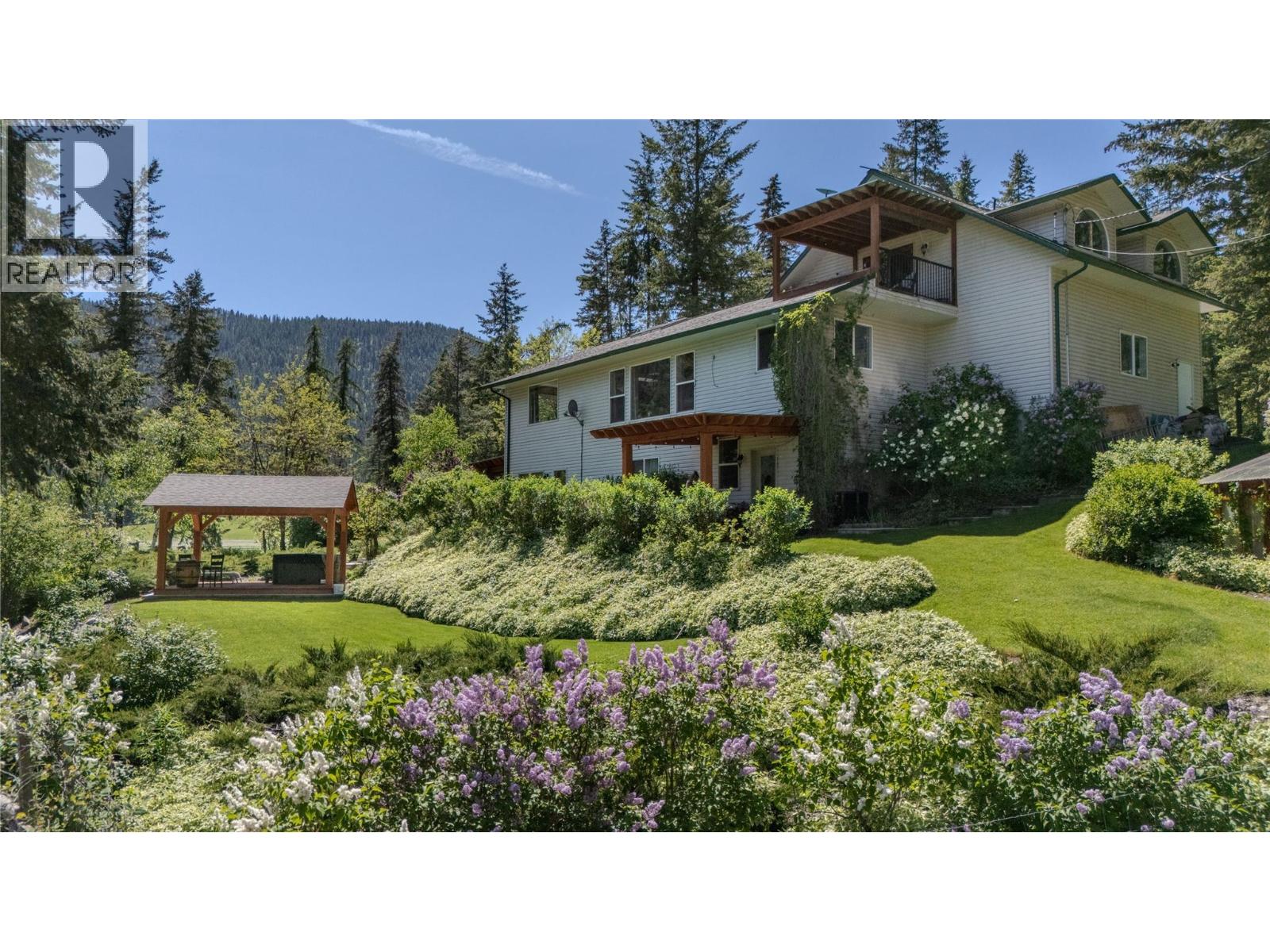 157 Harris Creek Road, Lumby, British Columbia  V0E 2G1 - Photo 3 - 10377744