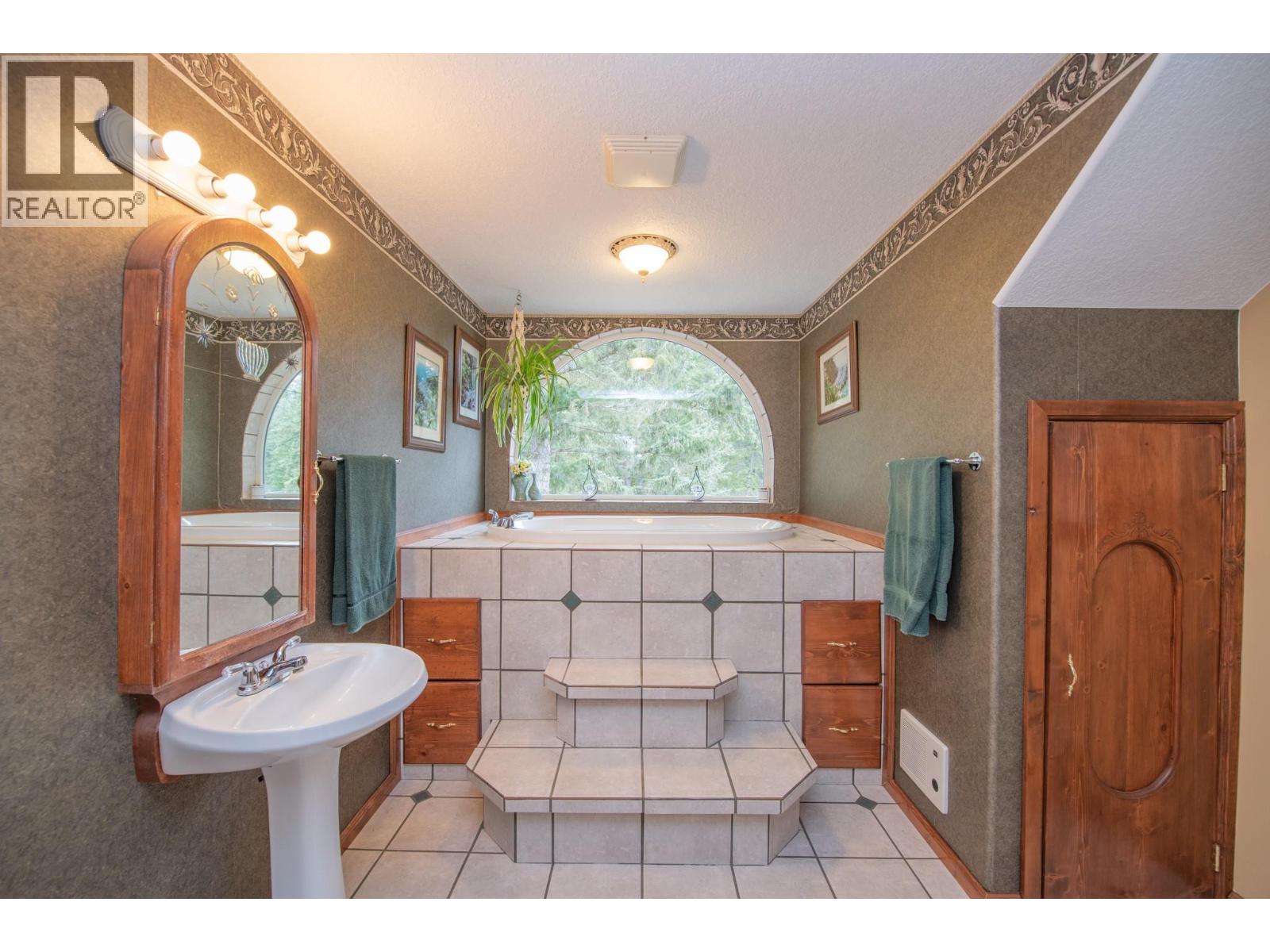 157 Harris Creek Road, Lumby, British Columbia  V0E 2G1 - Photo 37 - 10377744