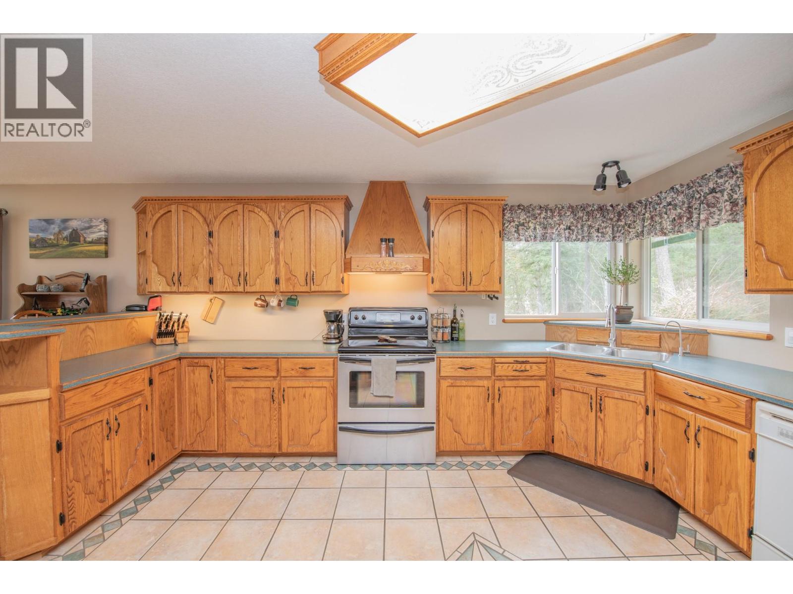 157 Harris Creek Road, Lumby, British Columbia  V0E 2G1 - Photo 9 - 10377744