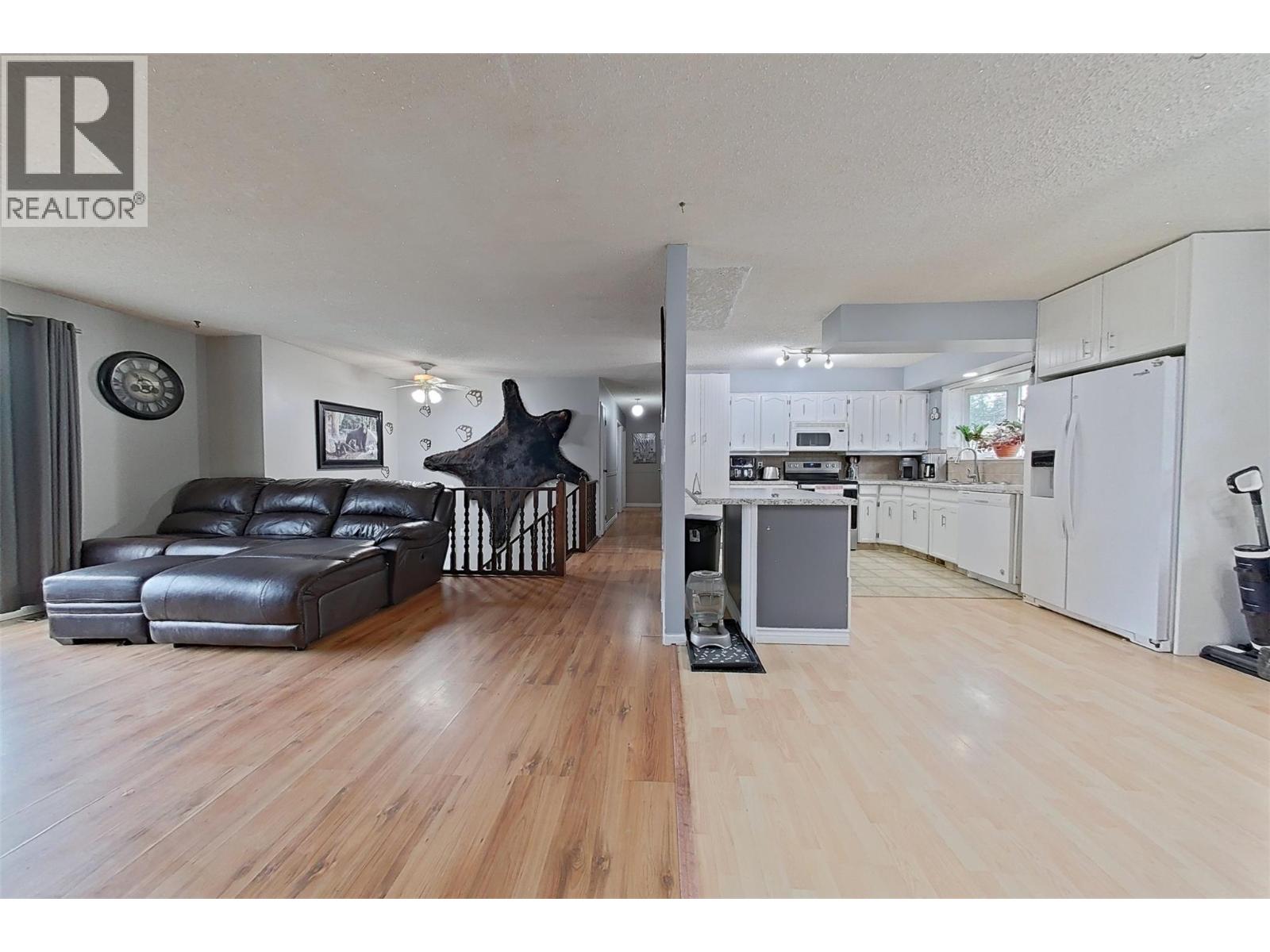 1530 21 Highway, Creston, British Columbia  V0B 1G2 - Photo 2 - 10377528