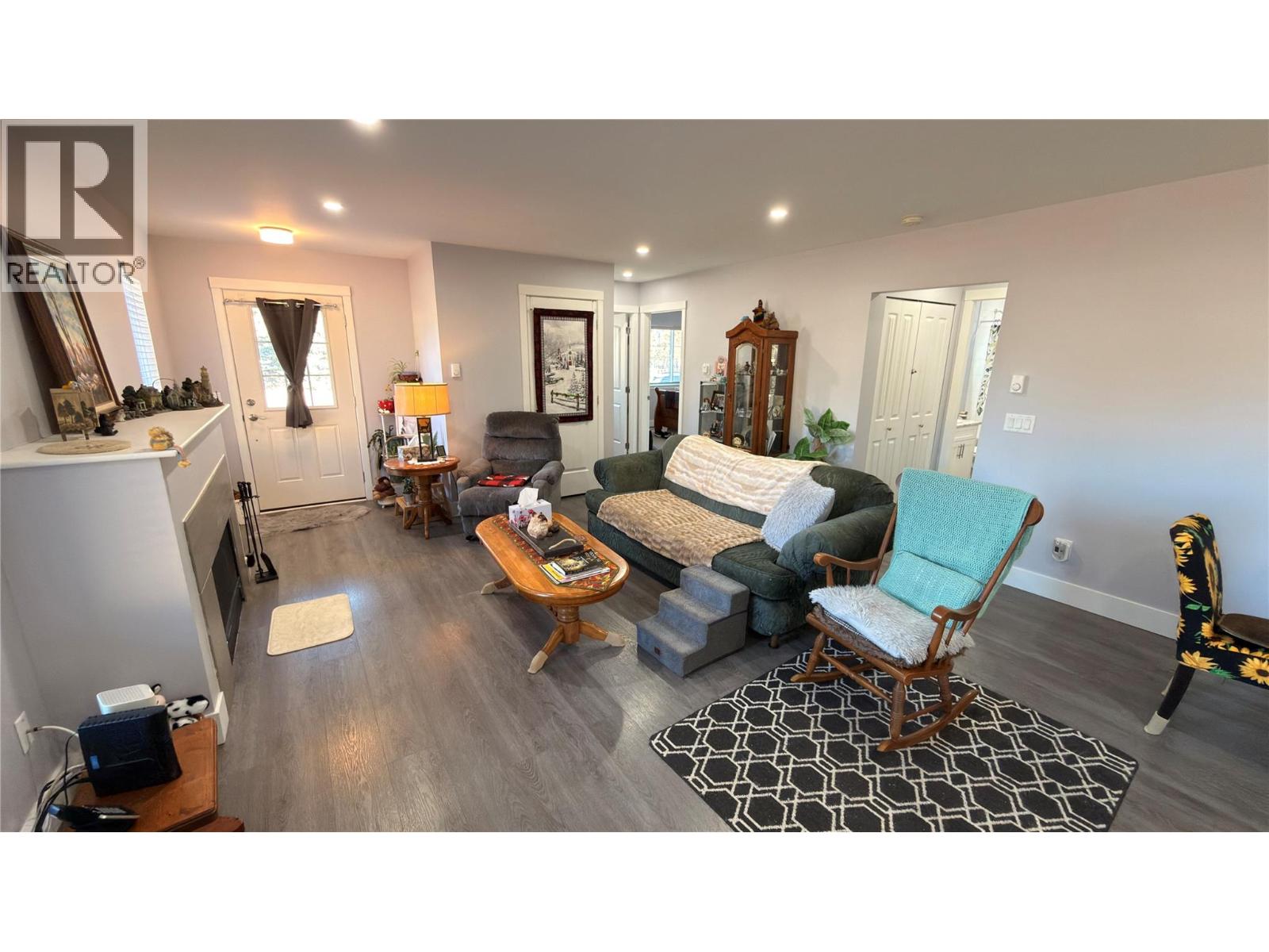 594 Sixth Avenue, Midway, British Columbia  V0H 1M0 - Photo 14 - 10378981
