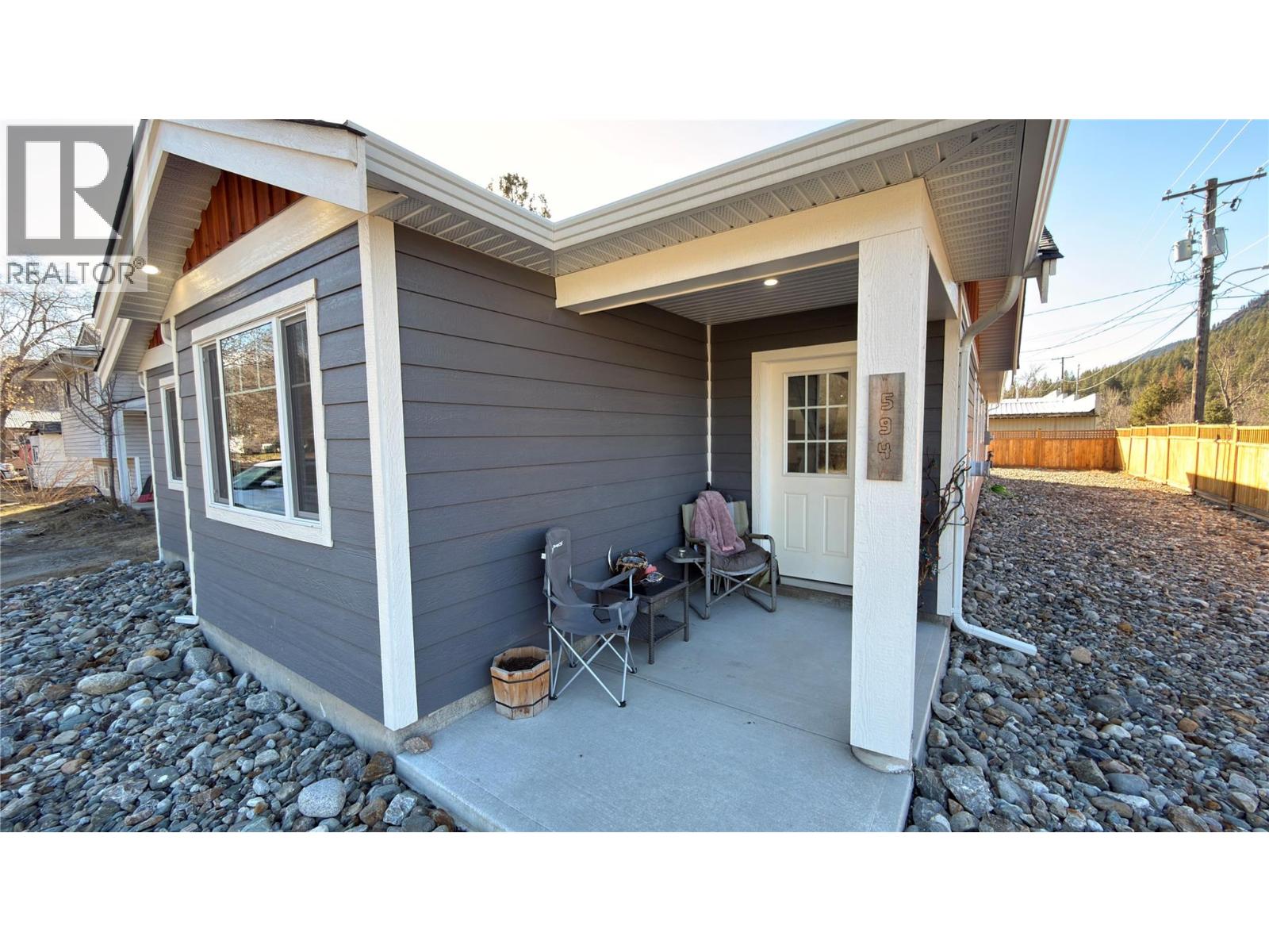 594 Sixth Avenue, Midway, British Columbia  V0H 1M0 - Photo 5 - 10378981