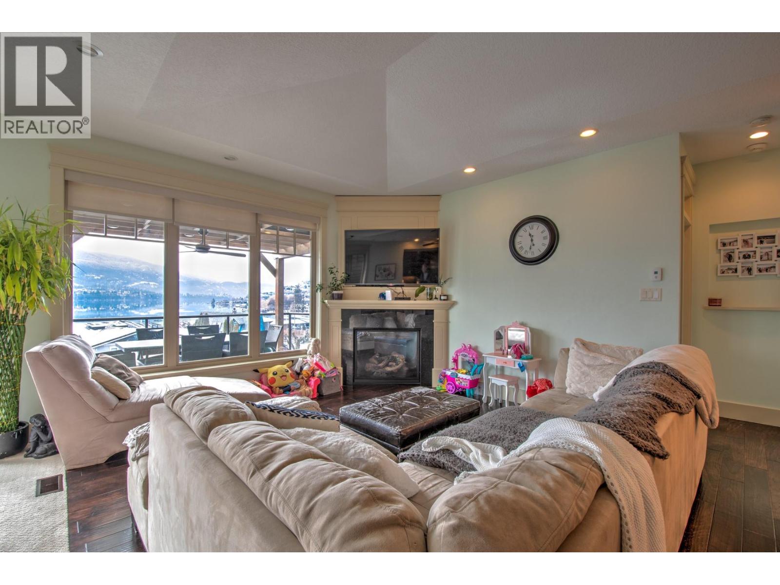 8764 Hofer Drive, Coldstream, British Columbia  V1B 1Y8 - Photo 16 - 10378504