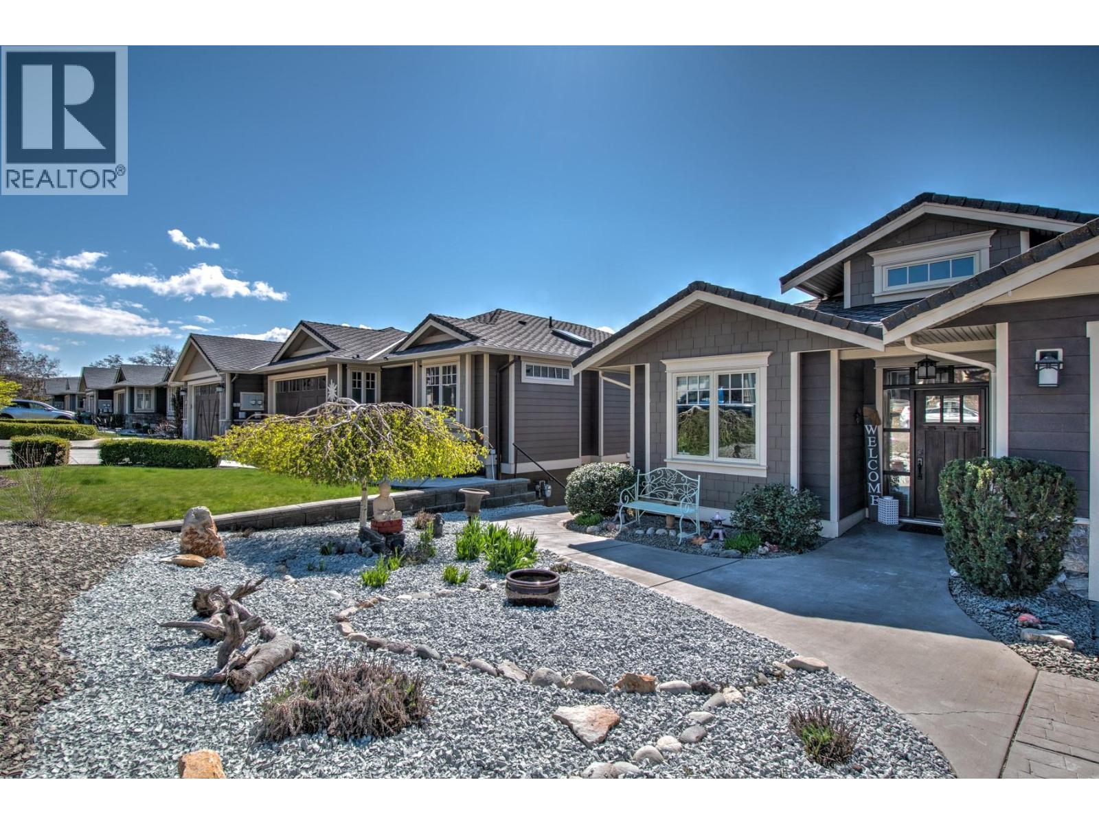 8764 Hofer Drive, Coldstream, British Columbia  V1B 1Y8 - Photo 2 - 10378504