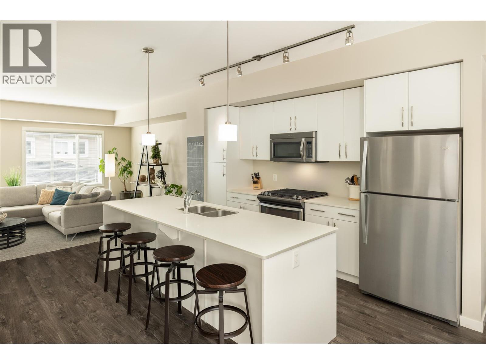 680 Old Meadows Road Unit# 81, kelowna, British Columbia