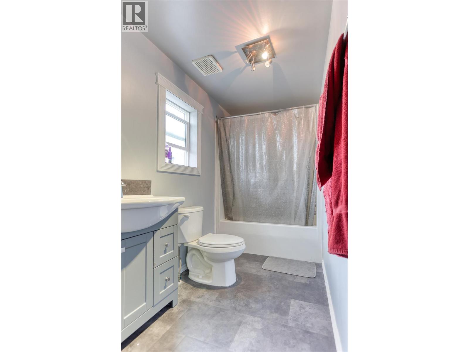 6450 7th Street, Grand Forks, British Columbia  V0H 1H4 - Photo 14 - 10378824