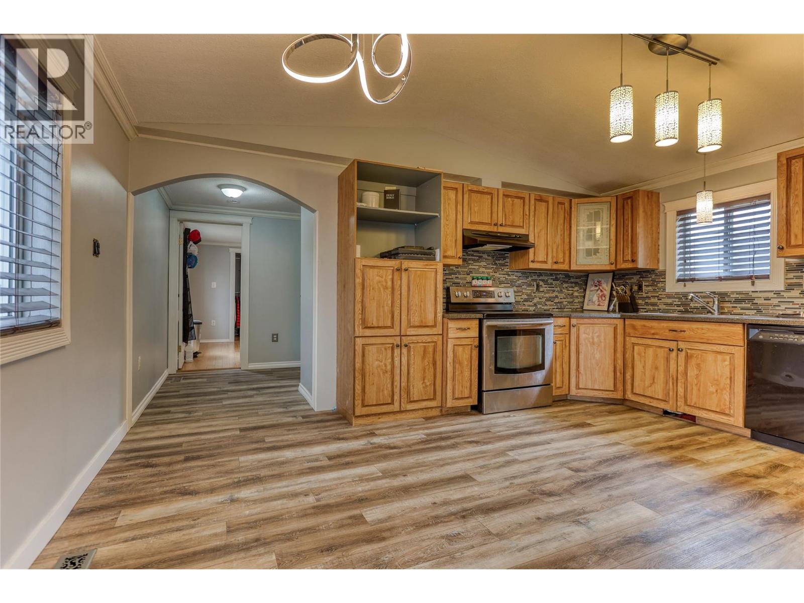 6450 7th Street, Grand Forks, British Columbia  V0H 1H4 - Photo 5 - 10378824