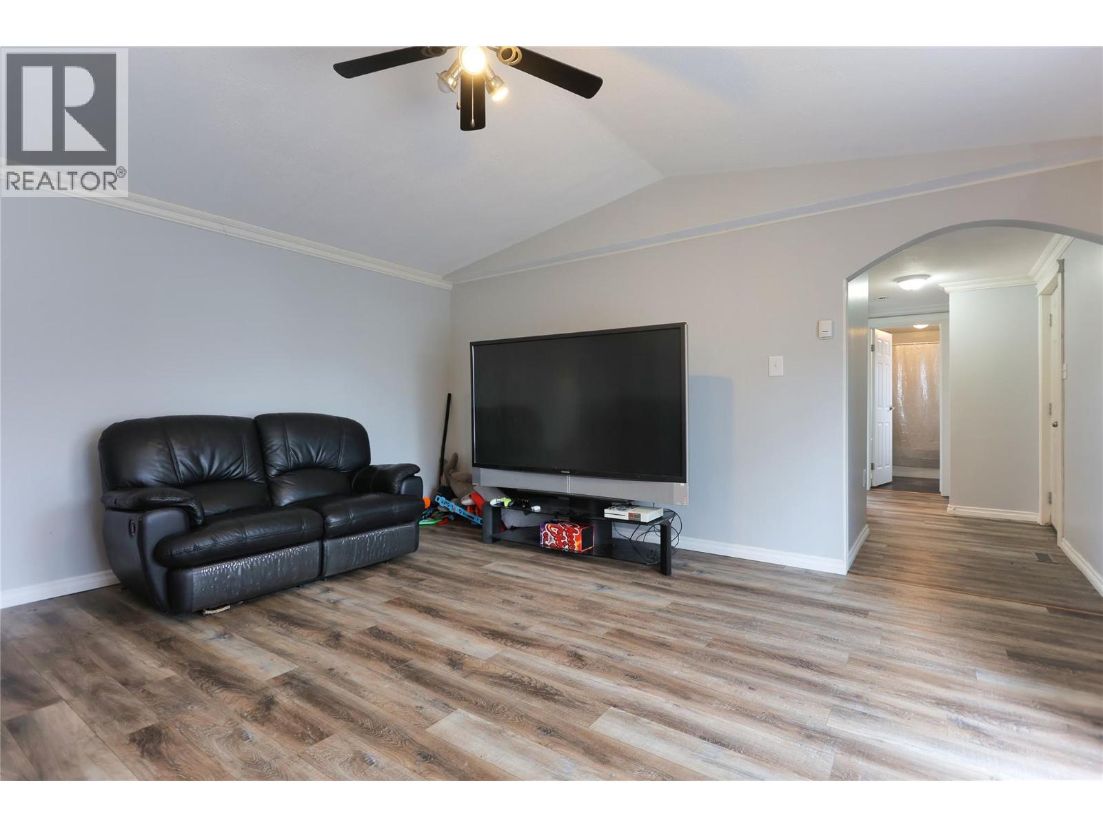 6450 7th Street, Grand Forks, British Columbia  V0H 1H4 - Photo 9 - 10378824