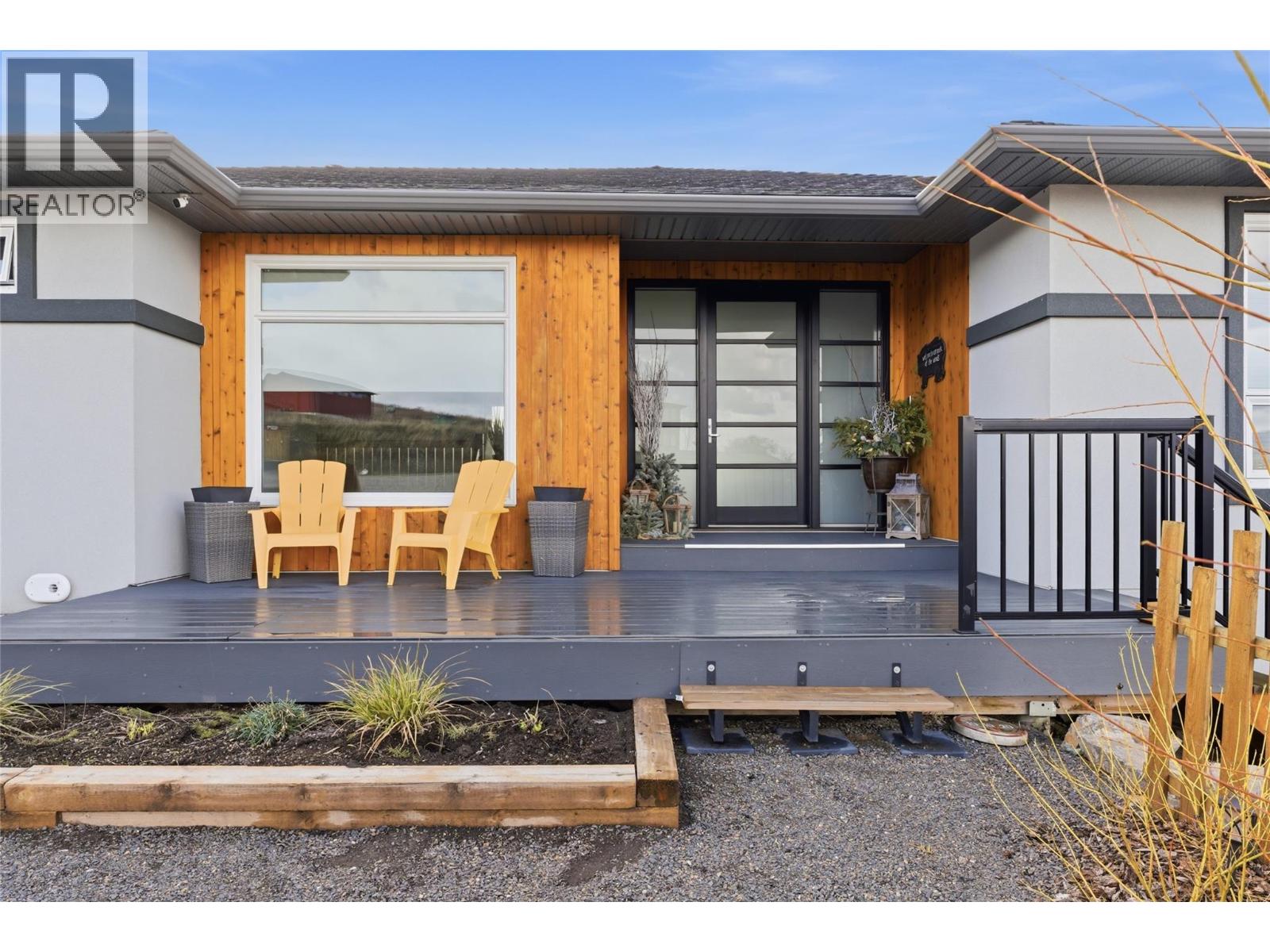 463 Golfview Place, Spallumcheen, British Columbia  V1H 2J9 - Photo 3 - 10377673