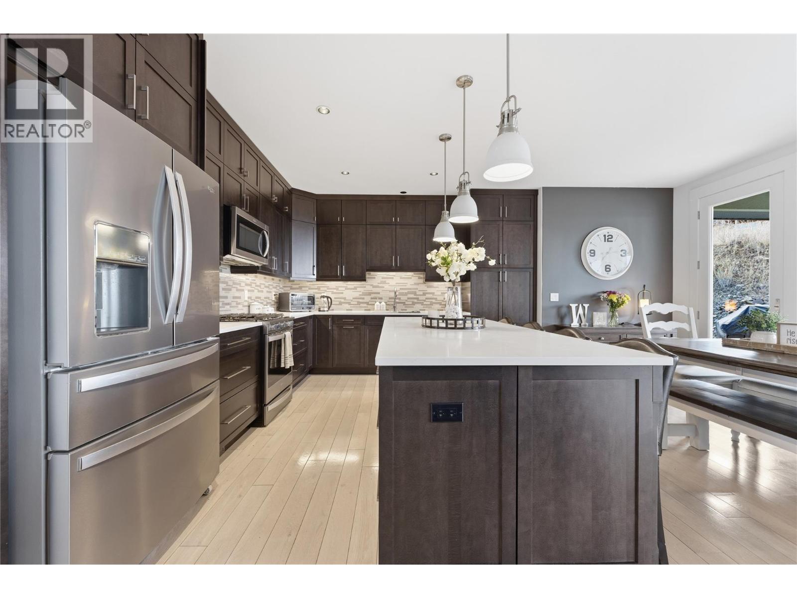 463 Golfview Place, Spallumcheen, British Columbia  V1H 2J9 - Photo 7 - 10377673