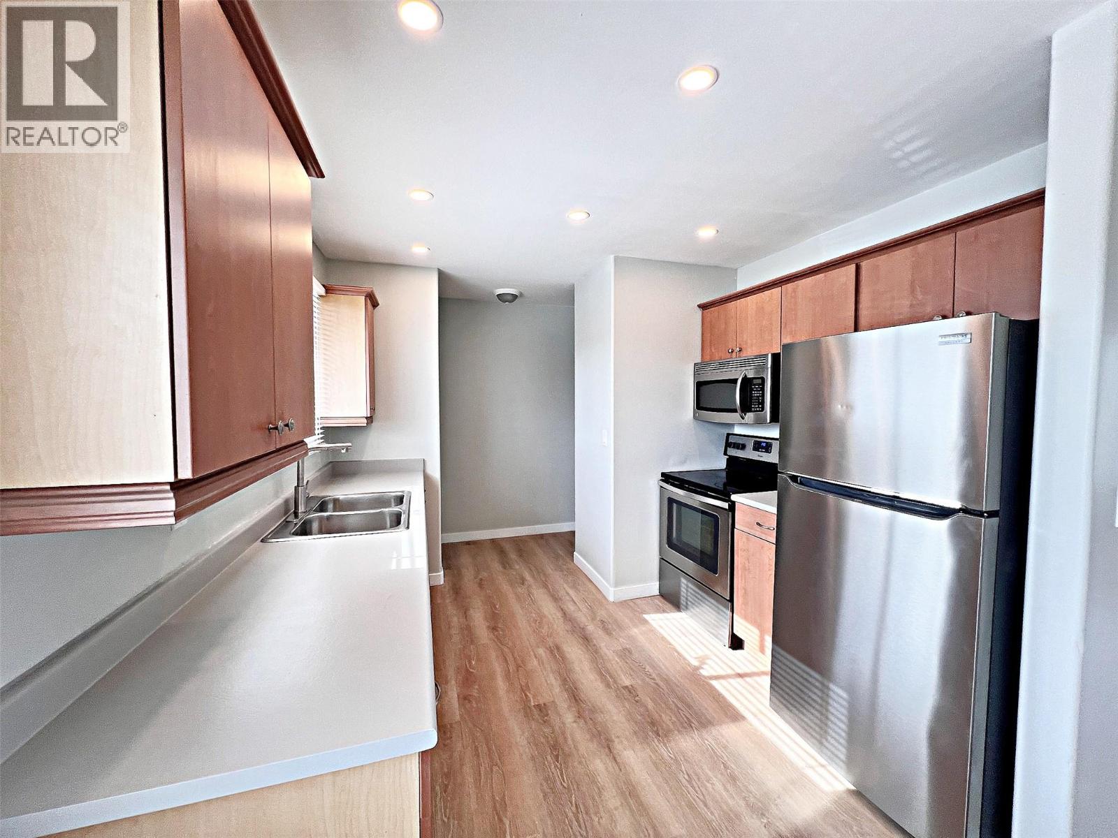 4809 Princeton Avenue, Peachland, British Columbia  V0H 1X7 - Photo 10 - 10378937
