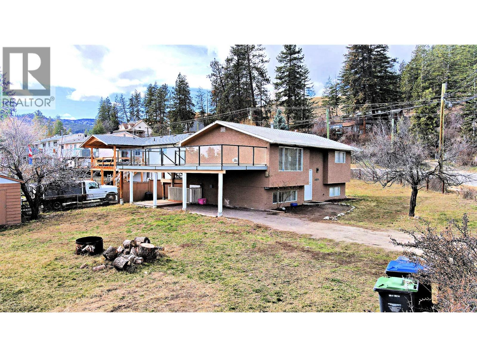 4809 Princeton Avenue, Peachland, British Columbia  V0H 1X7 - Photo 2 - 10378937