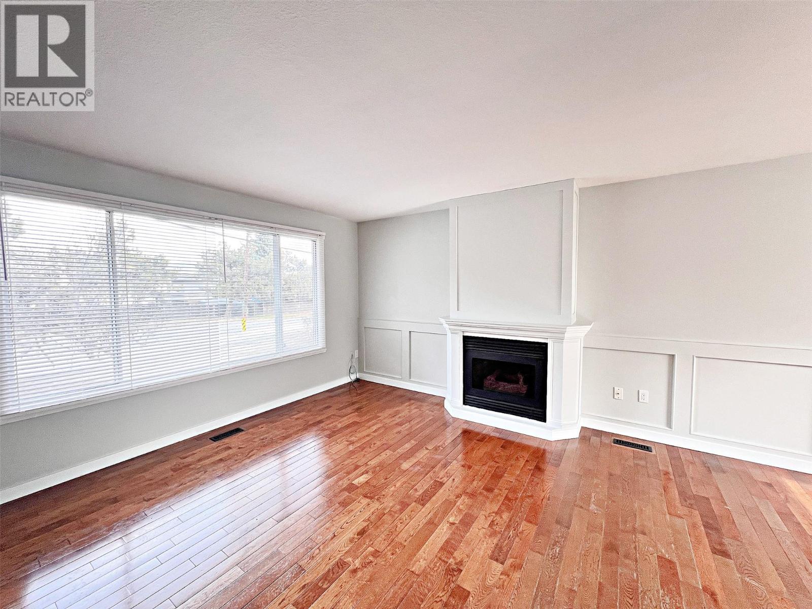 4809 Princeton Avenue, Peachland, British Columbia  V0H 1X7 - Photo 5 - 10378937