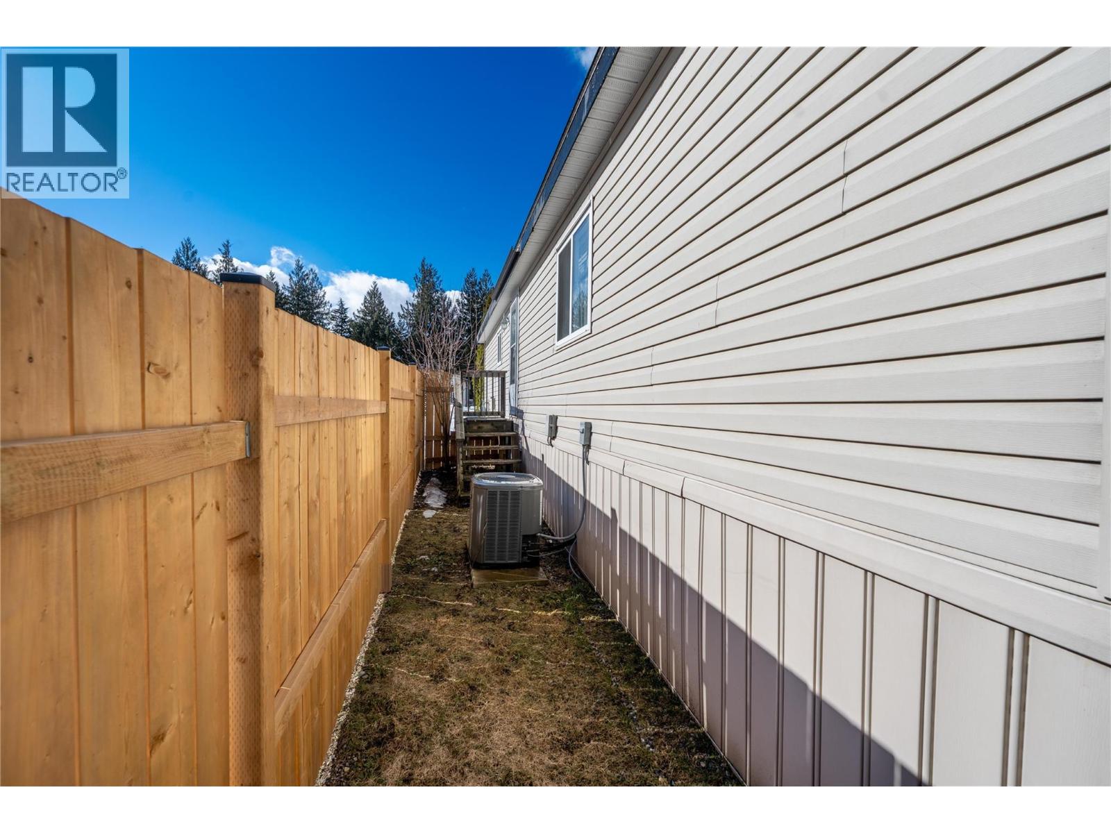 23 Johnson Way, Revelstoke, British Columbia  V0E 2S0 - Photo 9 - 10378198