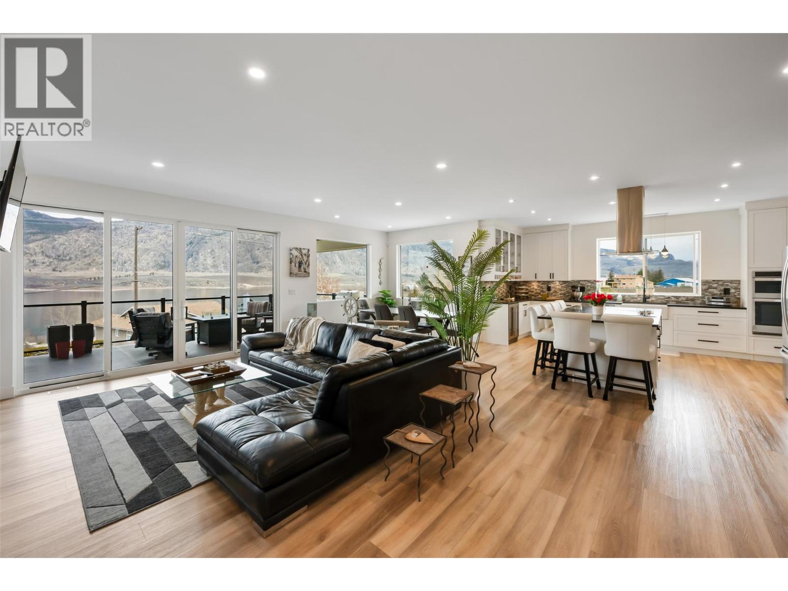 10400 87th Street, Osoyoos, British Columbia  V0H 1V2 - Photo 4 - 10376937