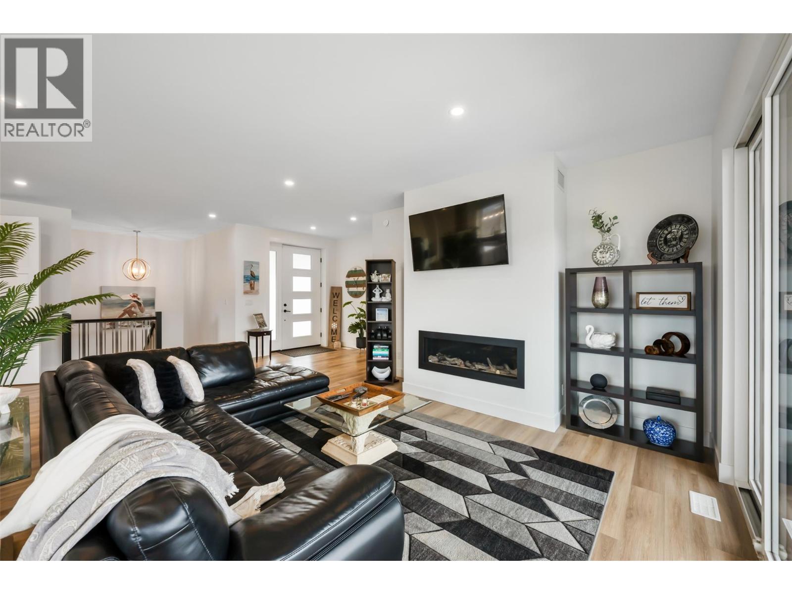 10400 87th Street, Osoyoos, British Columbia  V0H 1V2 - Photo 8 - 10376937