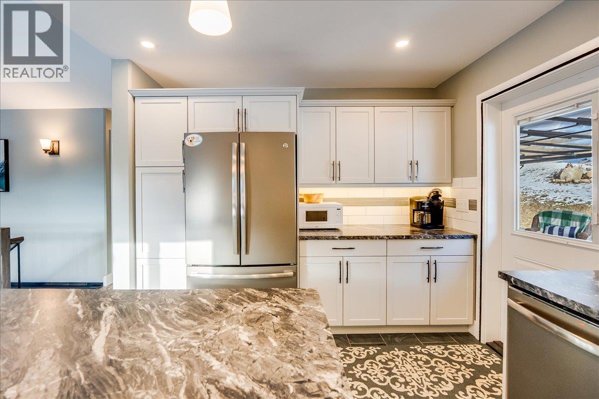 1953 Sandy Road, Castlegar, British Columbia  V1N 4T1 - Photo 16 - 10379009