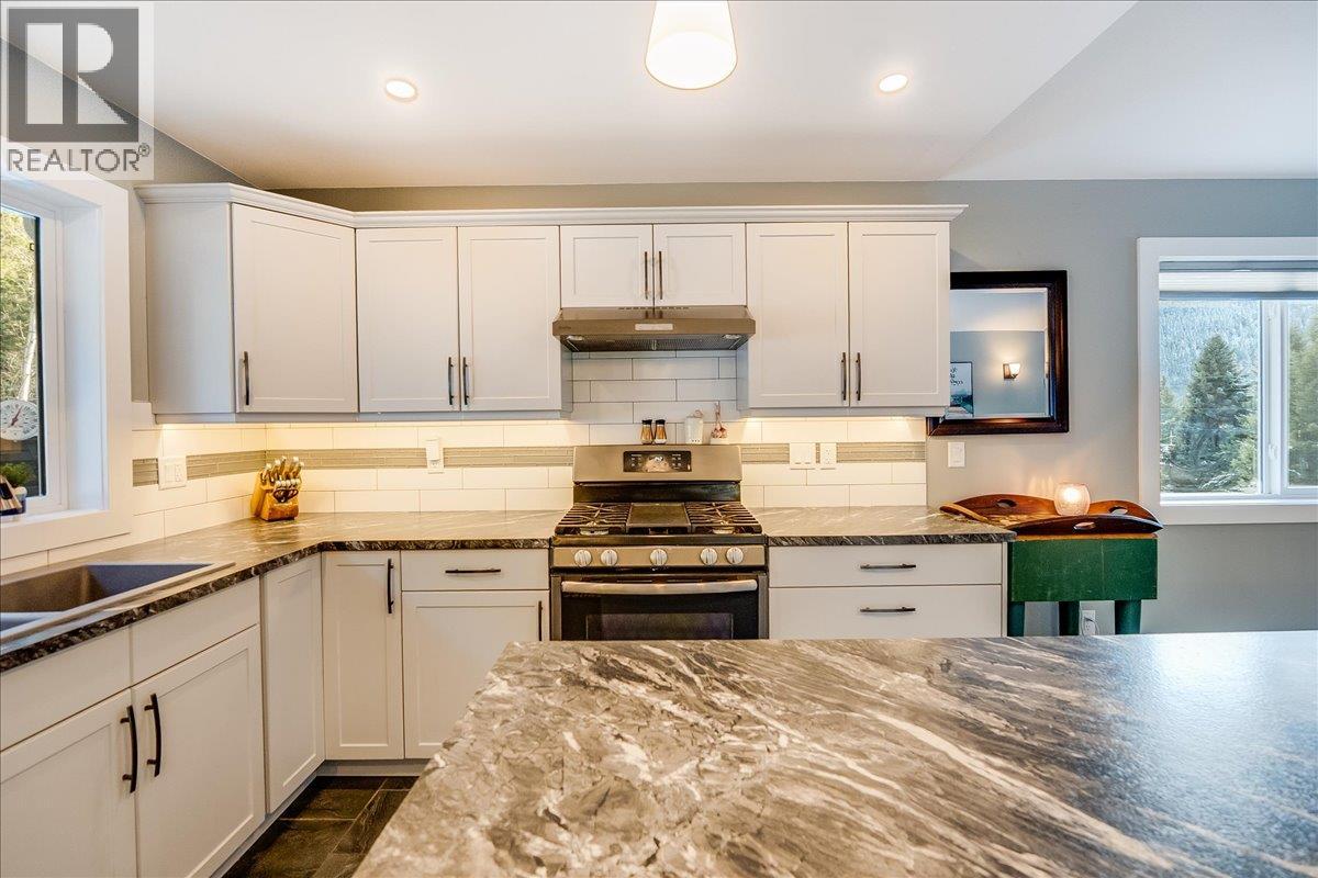 1953 Sandy Road, Castlegar, British Columbia  V1N 4T1 - Photo 24 - 10379009