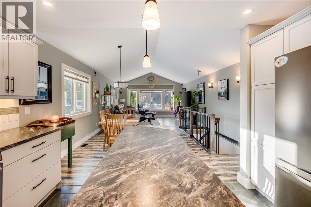 1953 Sandy Road, Castlegar, British Columbia  V1N 4T1 - Photo 25 - 10379009