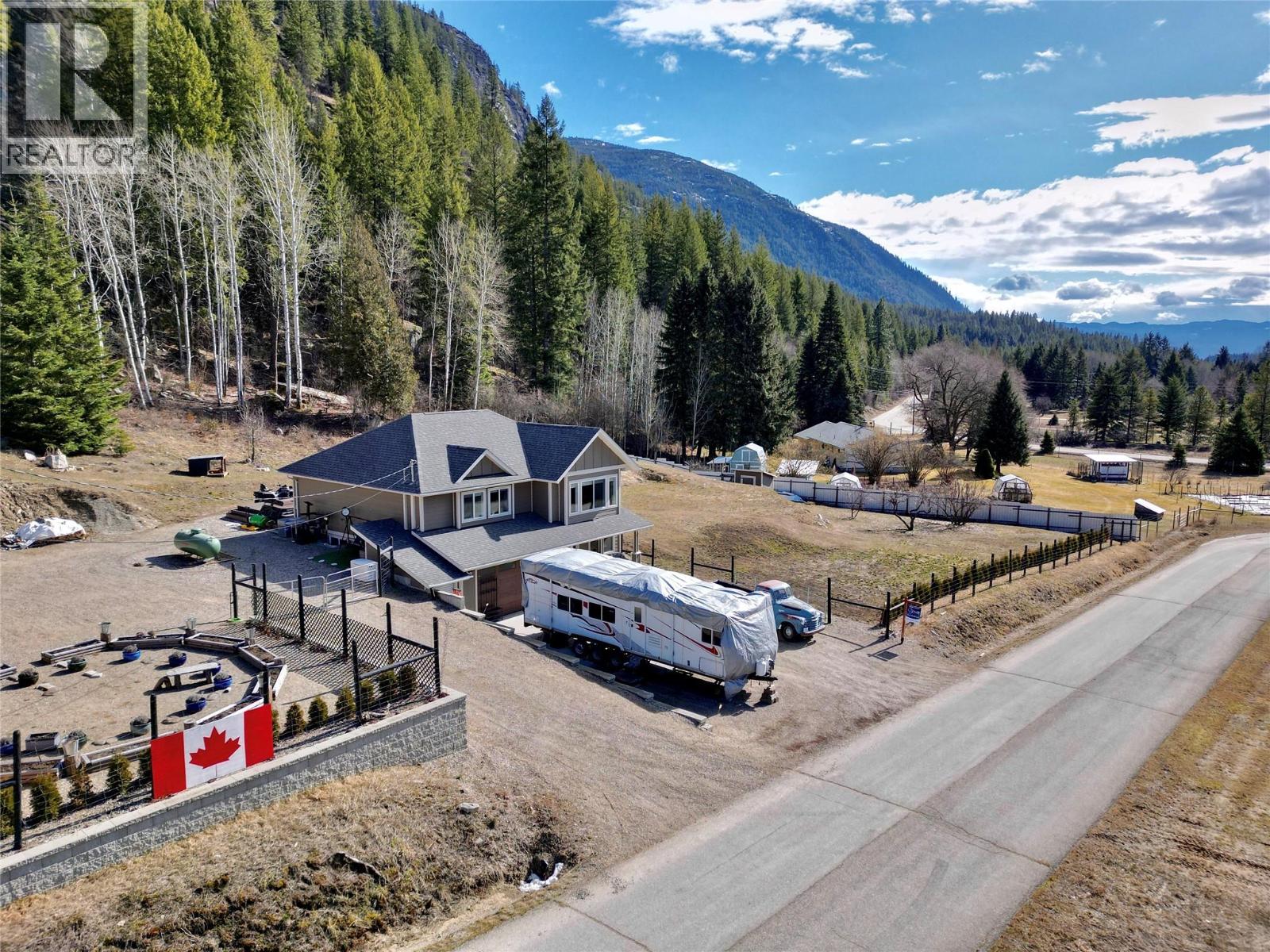 1953 Sandy Road, Castlegar, British Columbia  V1N 4T1 - Photo 3 - 10379009