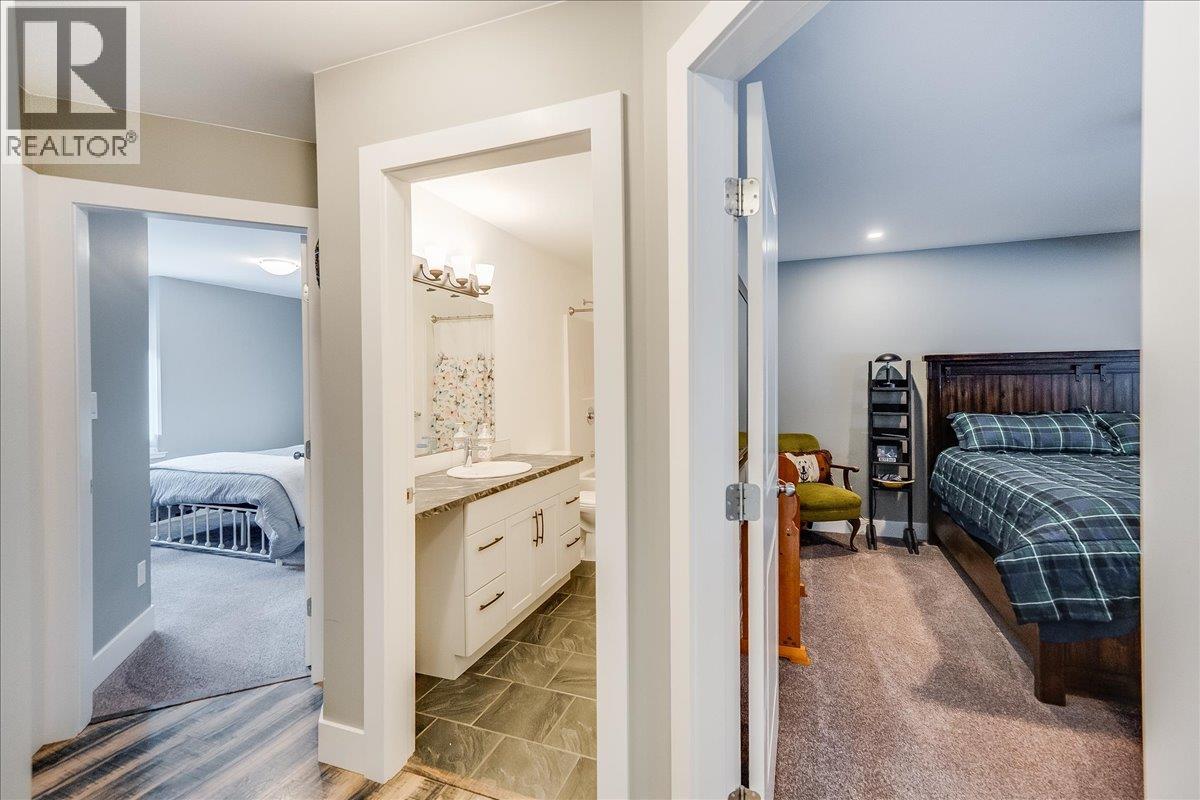 1953 Sandy Road, Castlegar, British Columbia  V1N 4T1 - Photo 32 - 10379009