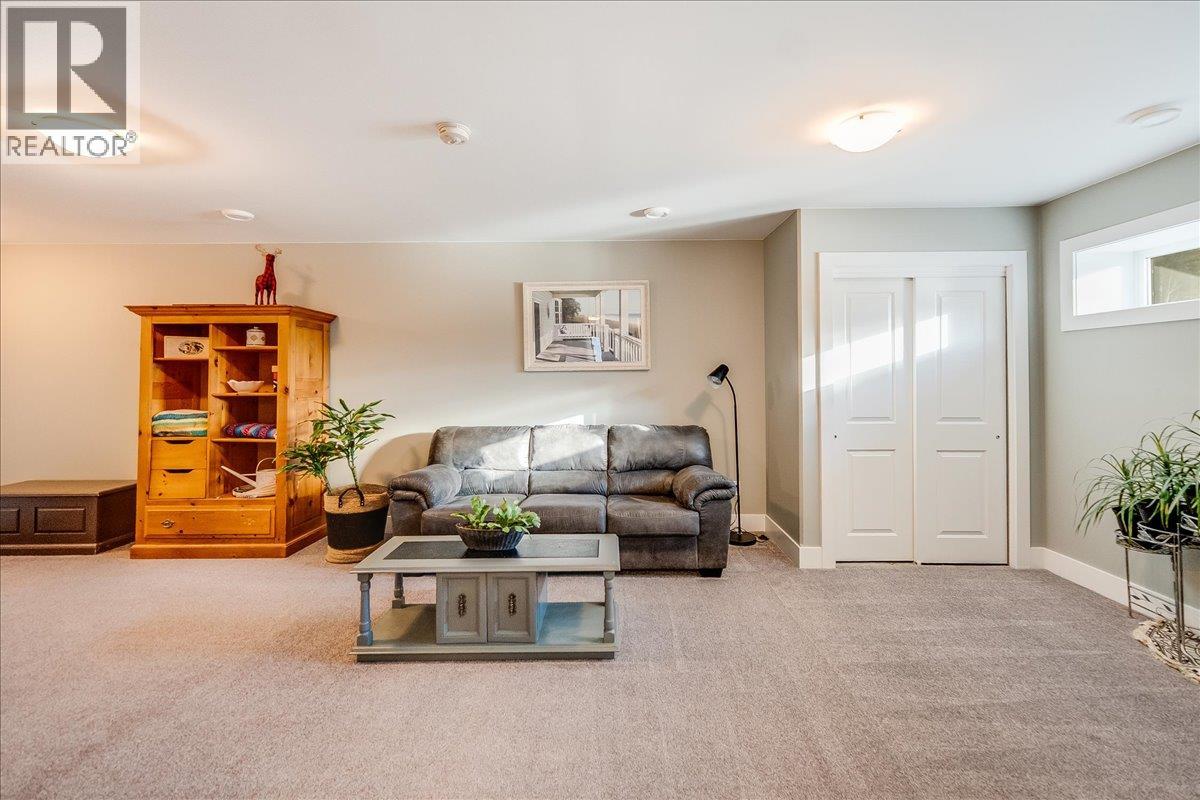 1953 Sandy Road, Castlegar, British Columbia  V1N 4T1 - Photo 44 - 10379009