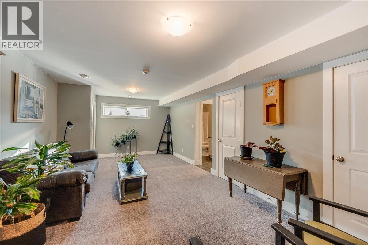 1953 Sandy Road, Castlegar, British Columbia  V1N 4T1 - Photo 45 - 10379009
