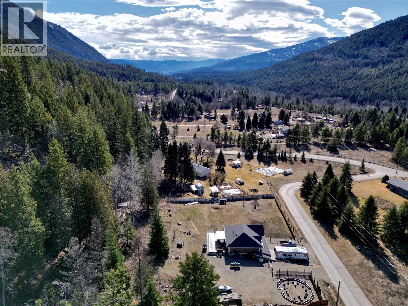 1953 Sandy Road, Castlegar, British Columbia  V1N 4T1 - Photo 57 - 10379009