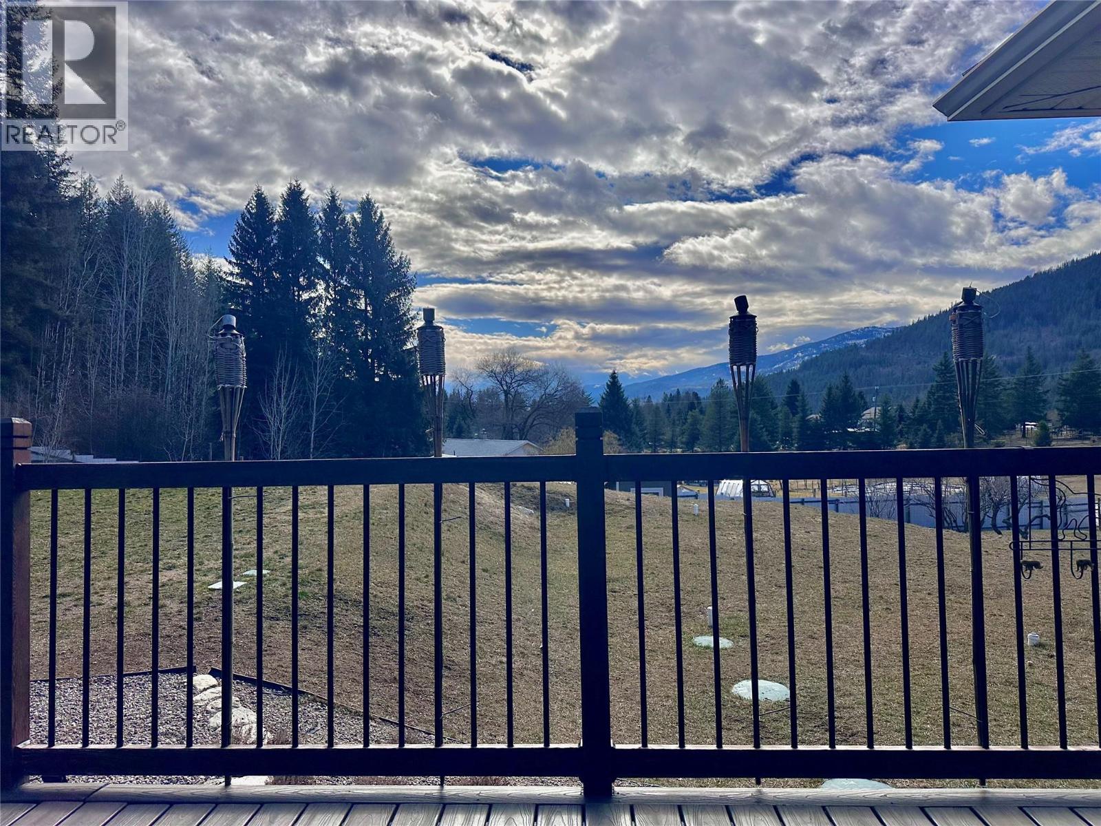 1953 Sandy Road, Castlegar, British Columbia  V1N 4T1 - Photo 77 - 10379009