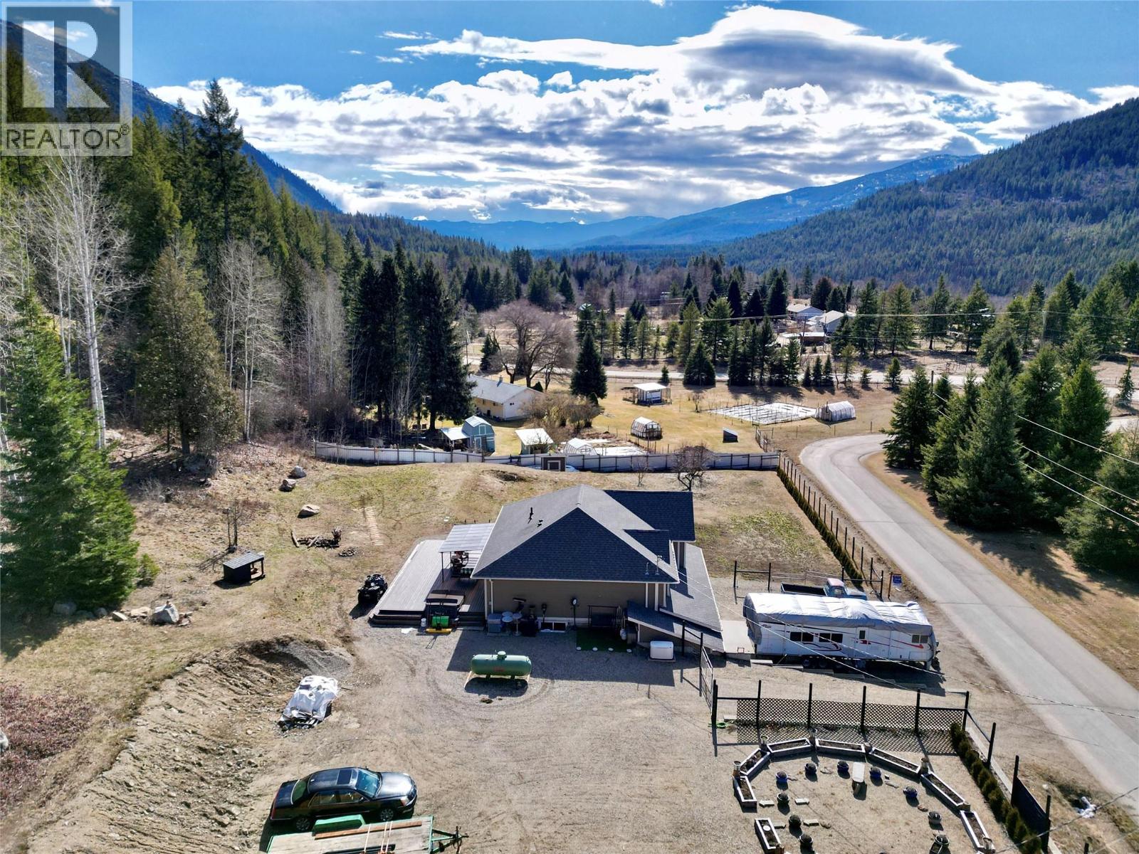 1953 Sandy Road, Castlegar, British Columbia  V1N 4T1 - Photo 83 - 10379009