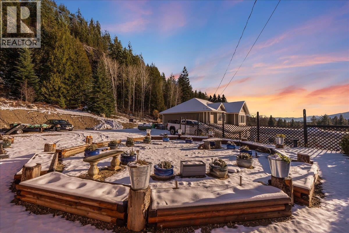 1953 Sandy Road, Castlegar, British Columbia  V1N 4T1 - Photo 88 - 10379009