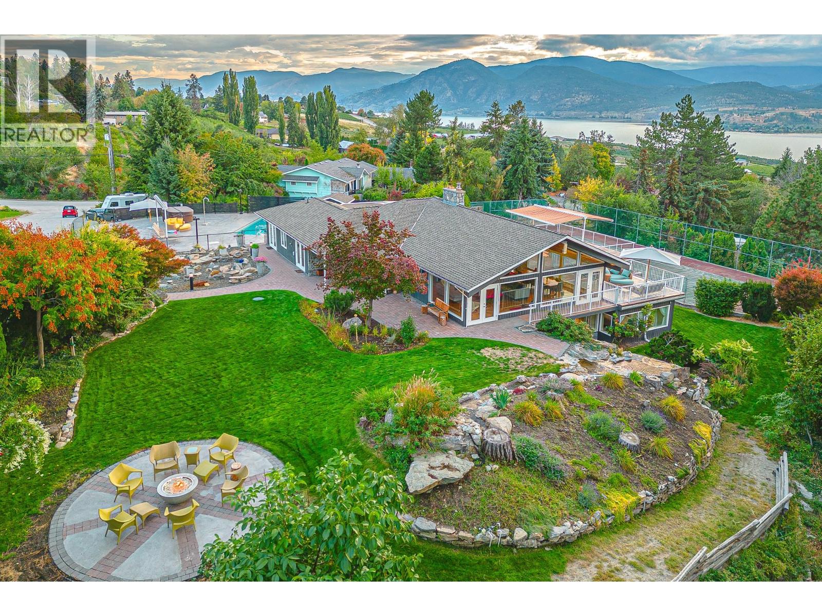 3029 Spruce Drive, Naramata, British Columbia  V0H 1N0 - Photo 2 - 10379021