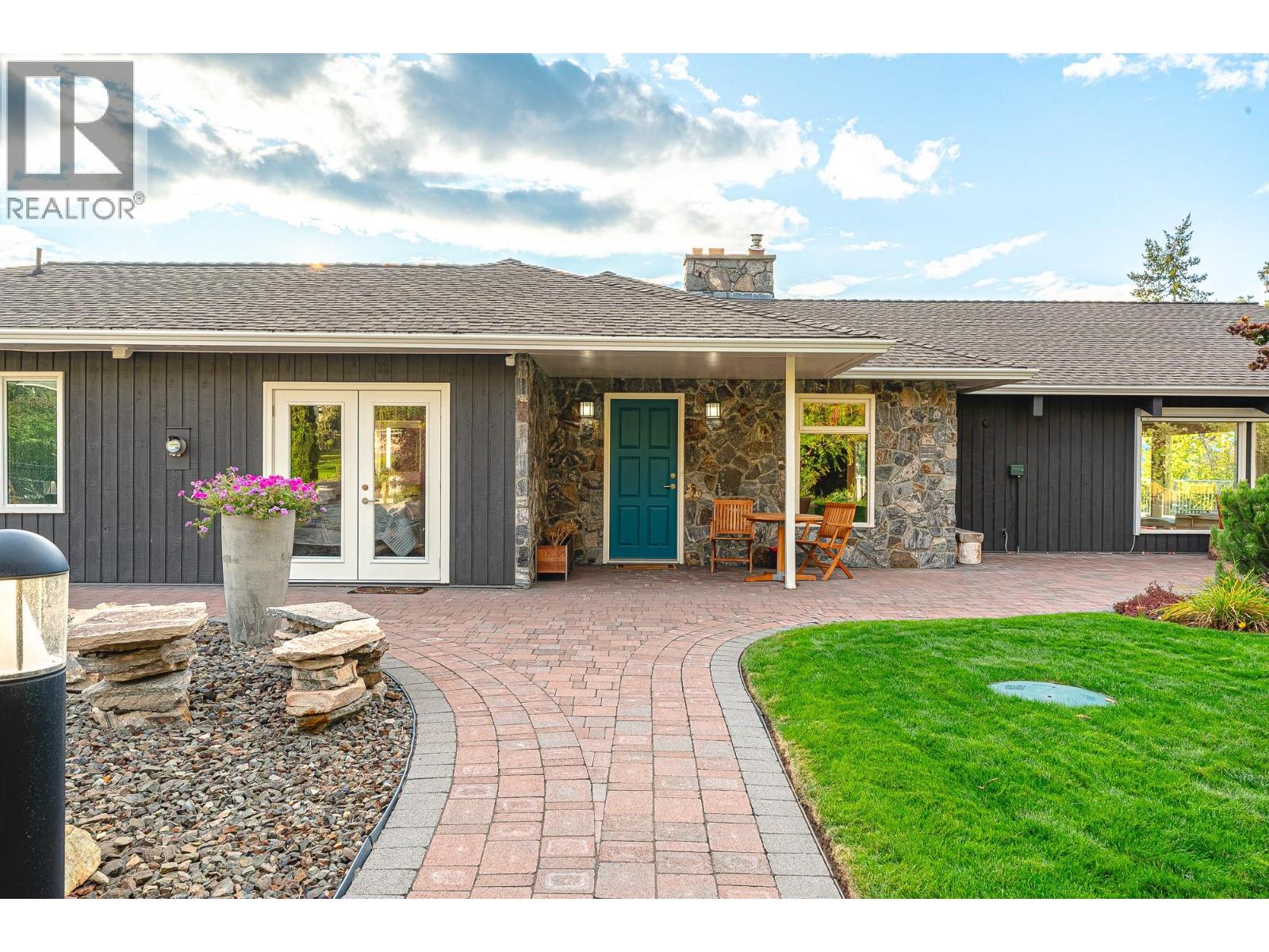 3029 Spruce Drive, Naramata, British Columbia  V0H 1N0 - Photo 7 - 10379021